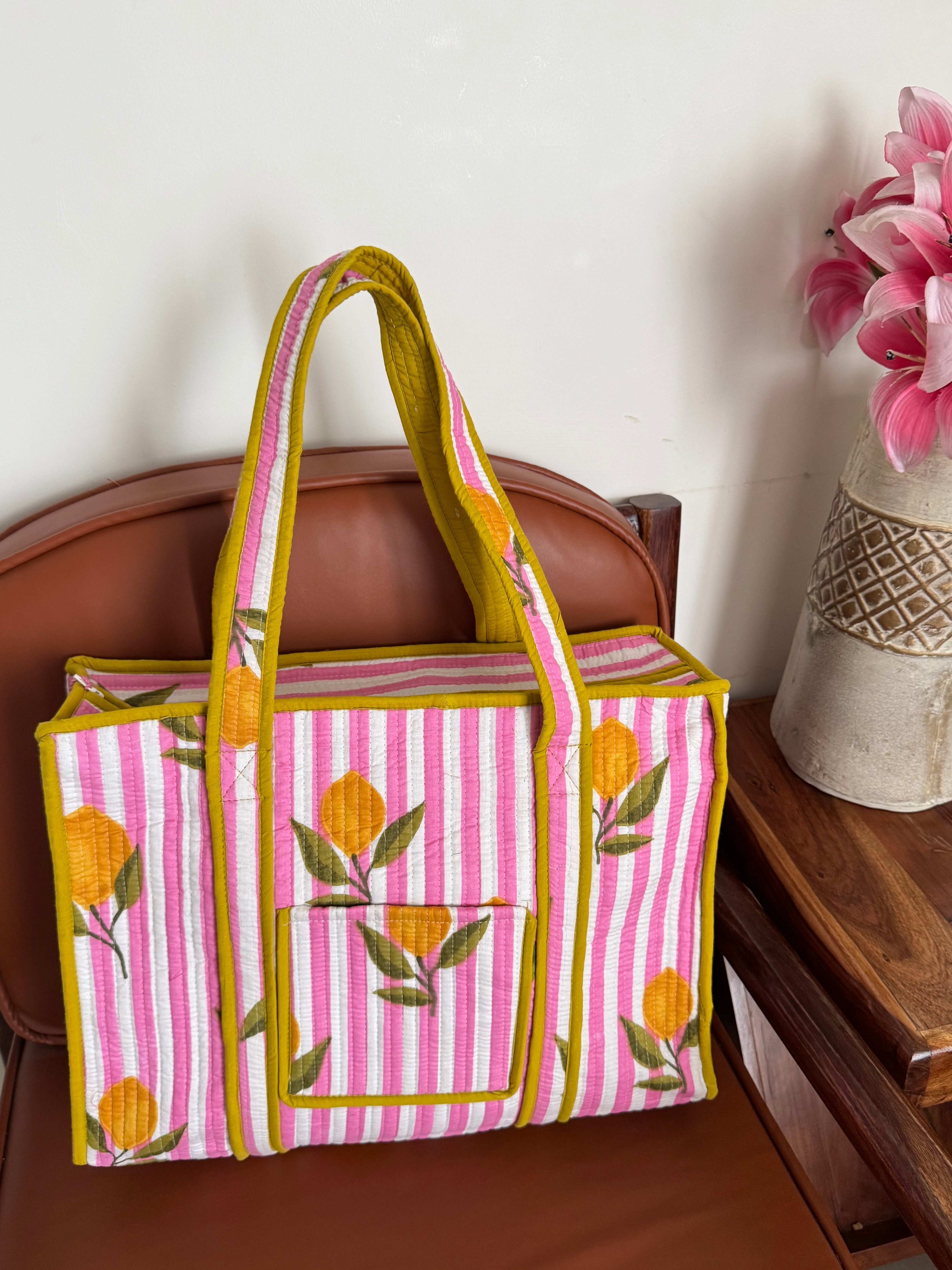 MEDIUM TOTE BAG WITH THREE POCKETS