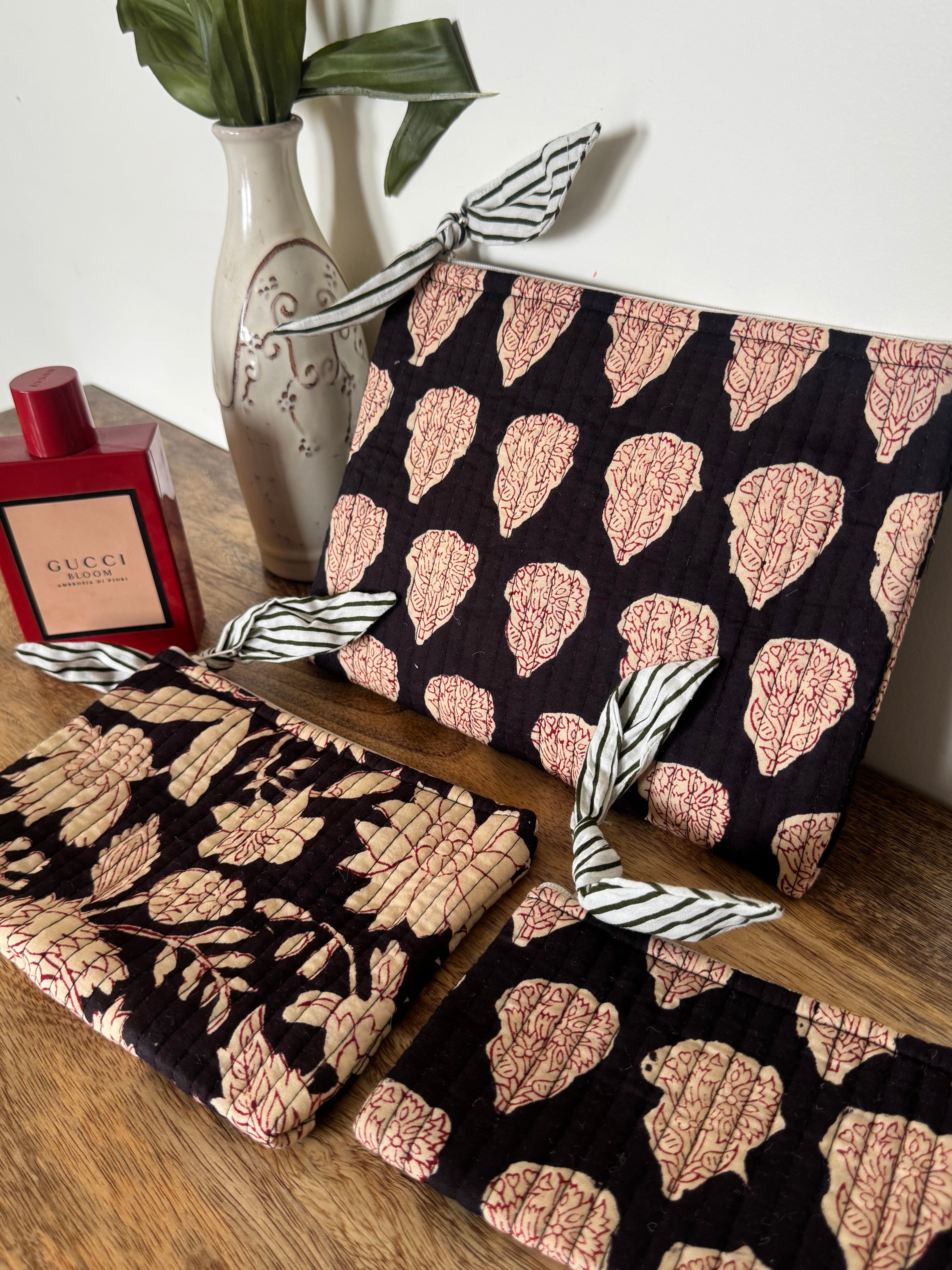 FLAT POUCH - SET OF THREE