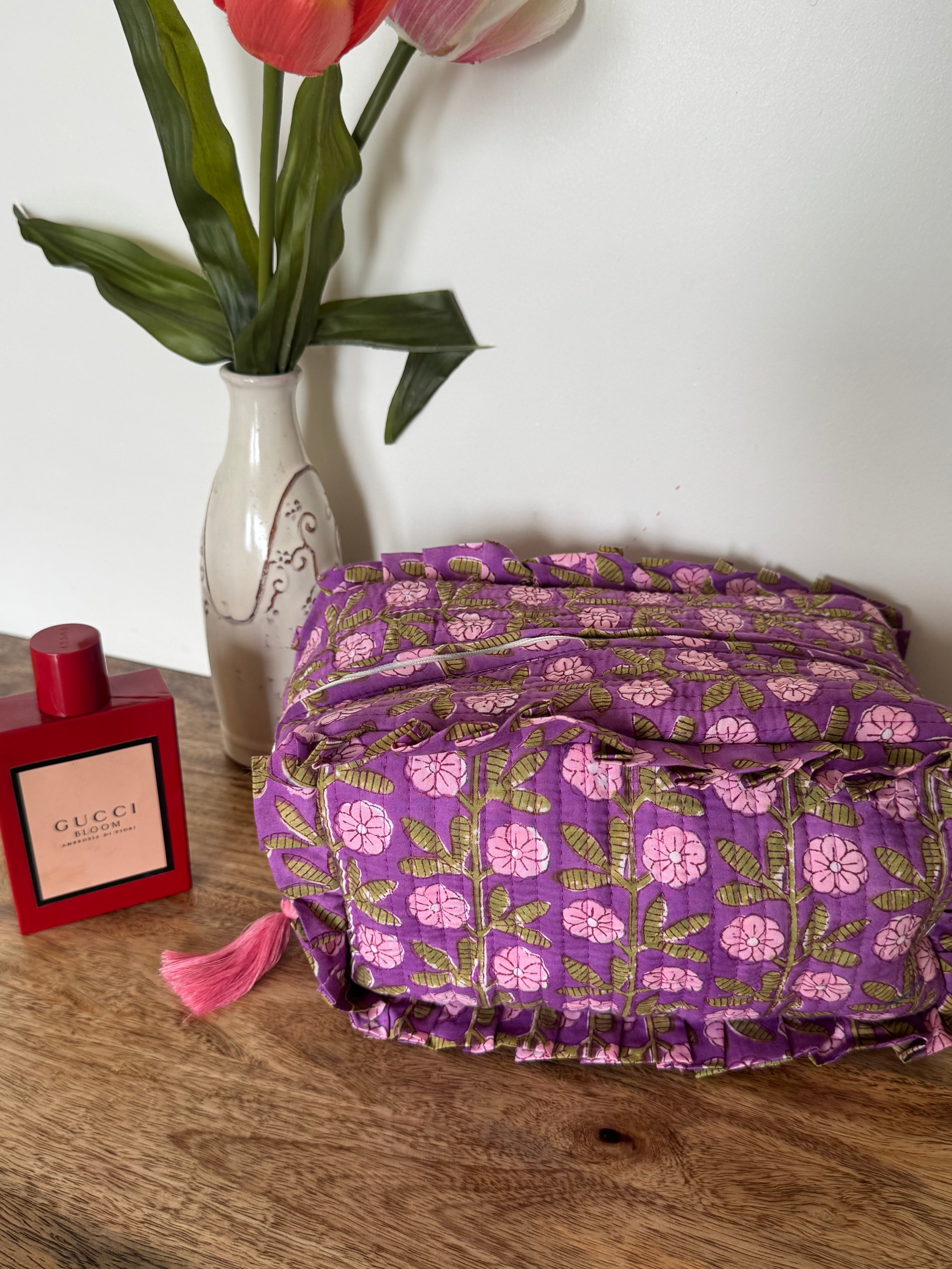 FRILL TOILETRY BAG