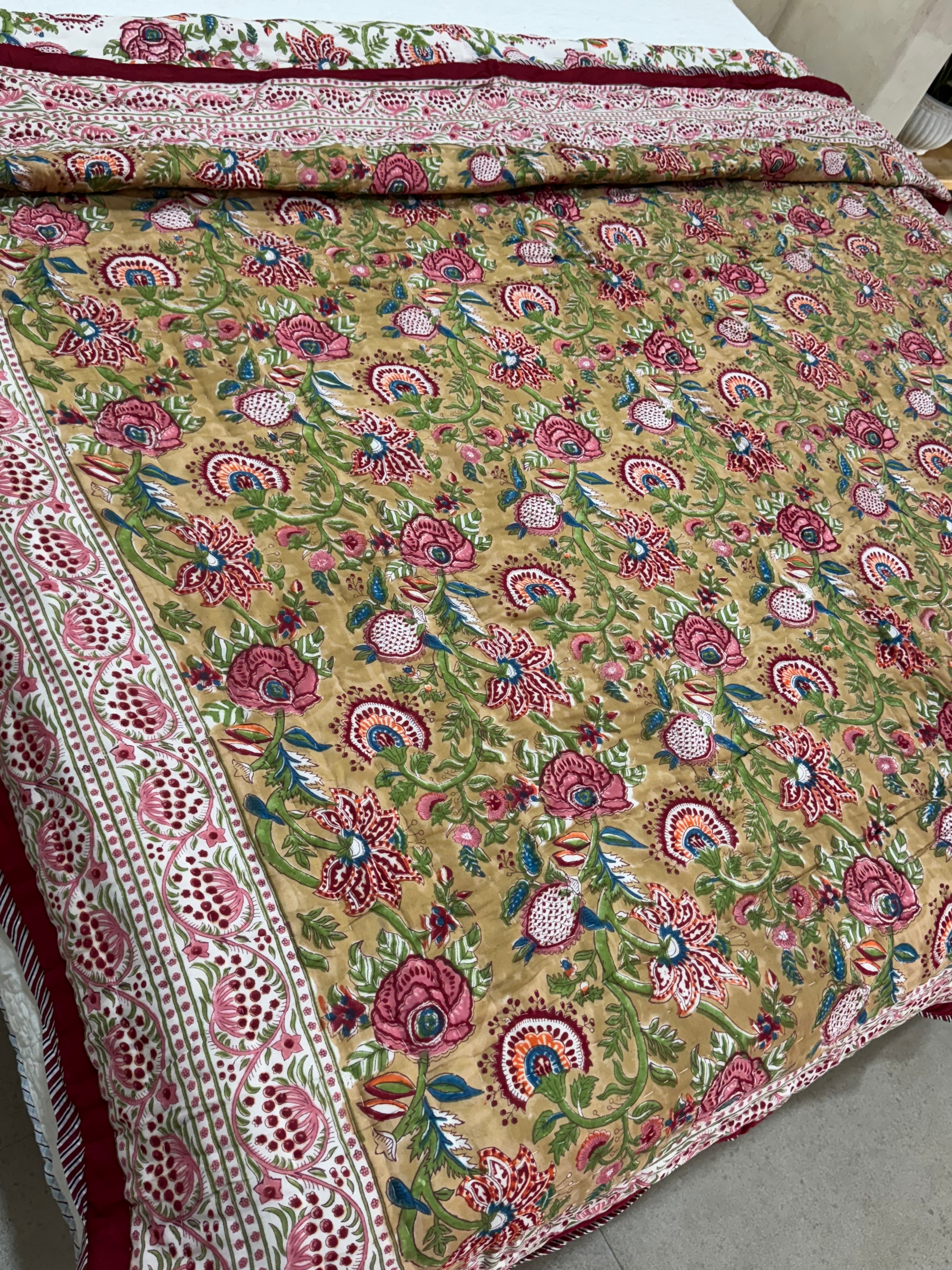 HAND BLOCK PRINTED REVERSIBLE QUILT (DOUBLE BED)