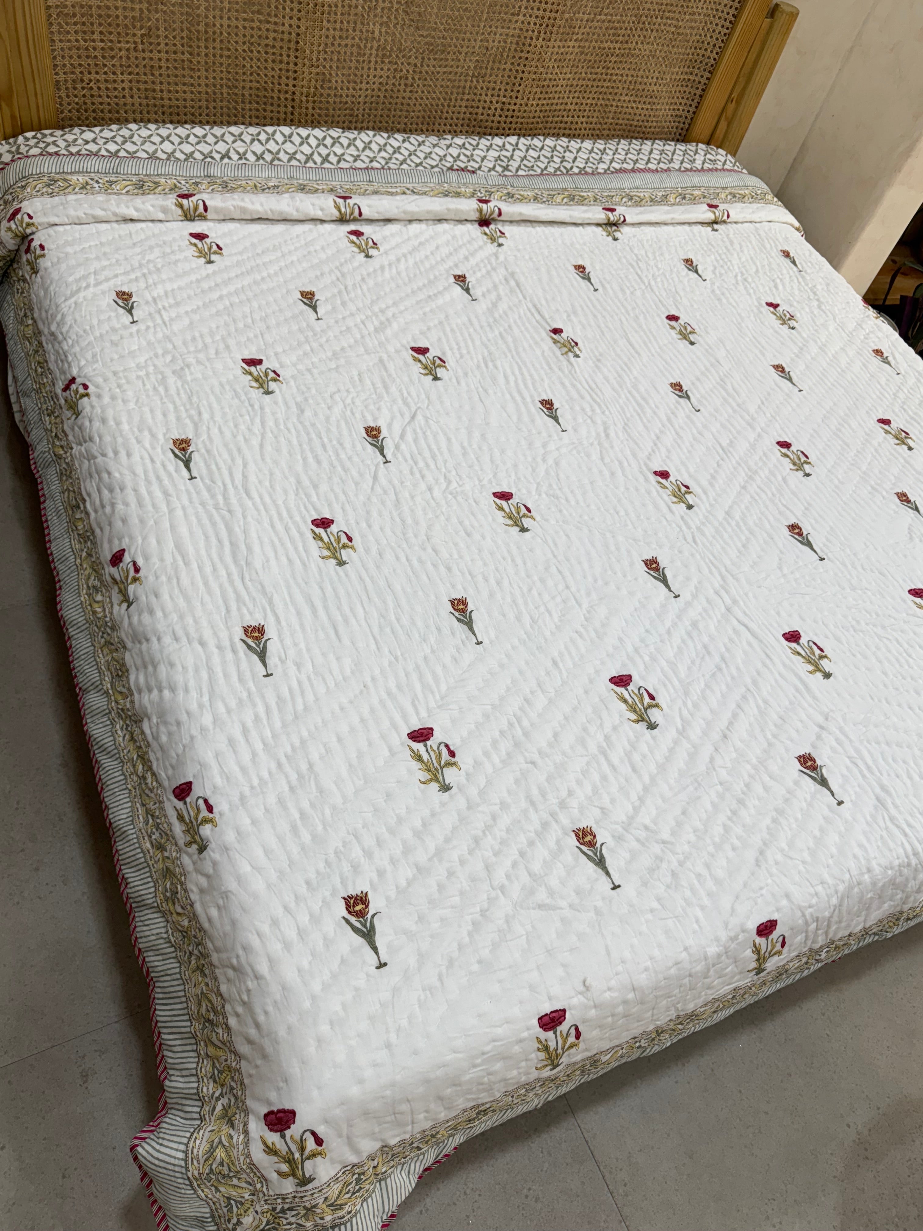 MINI BLOSSOM HAND BLOCK PRINTED REVERSIBLE MULMUL DOUBLE BED QUILT