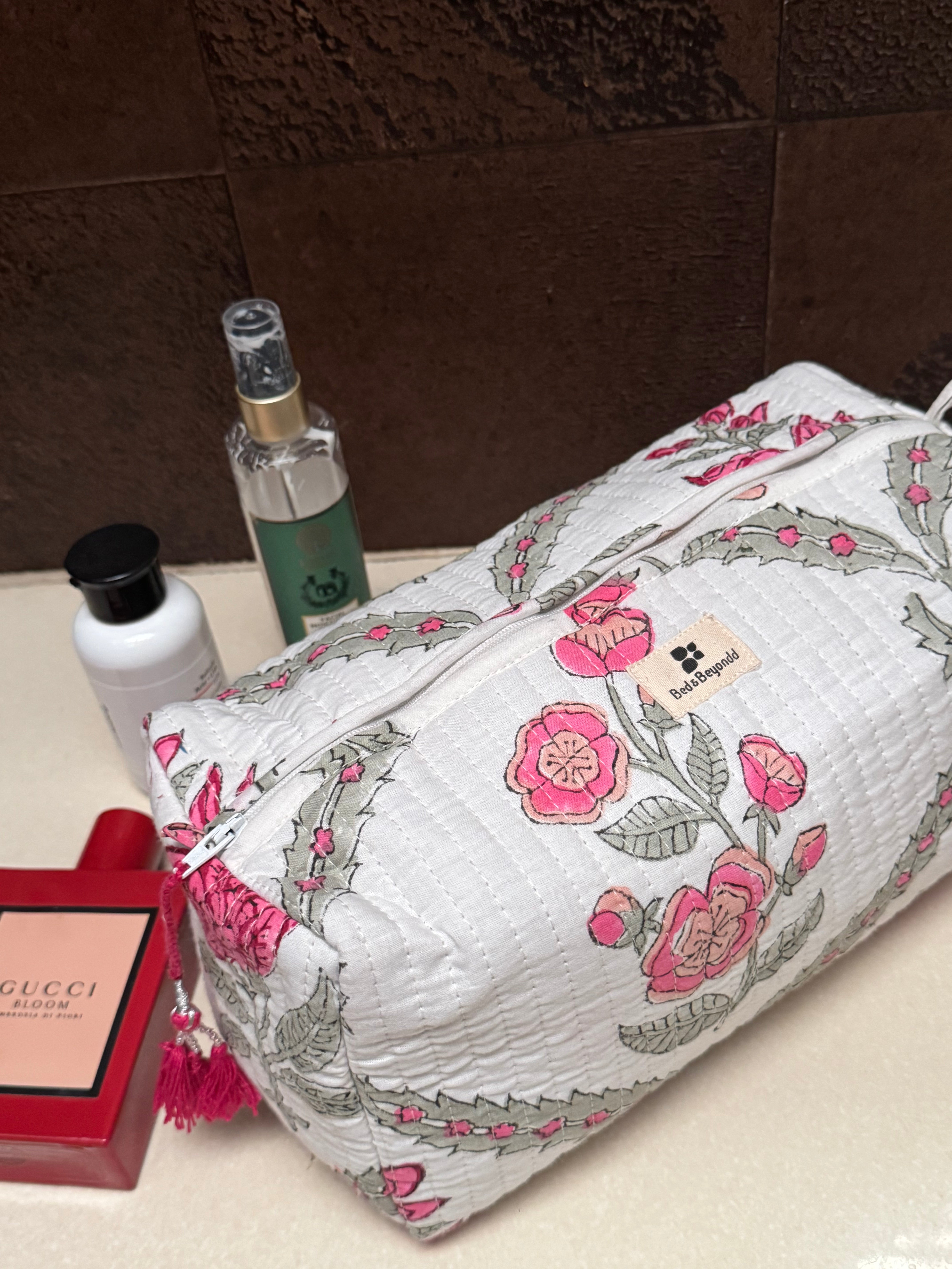 MULTI PURPOSE TOILETRY BAG