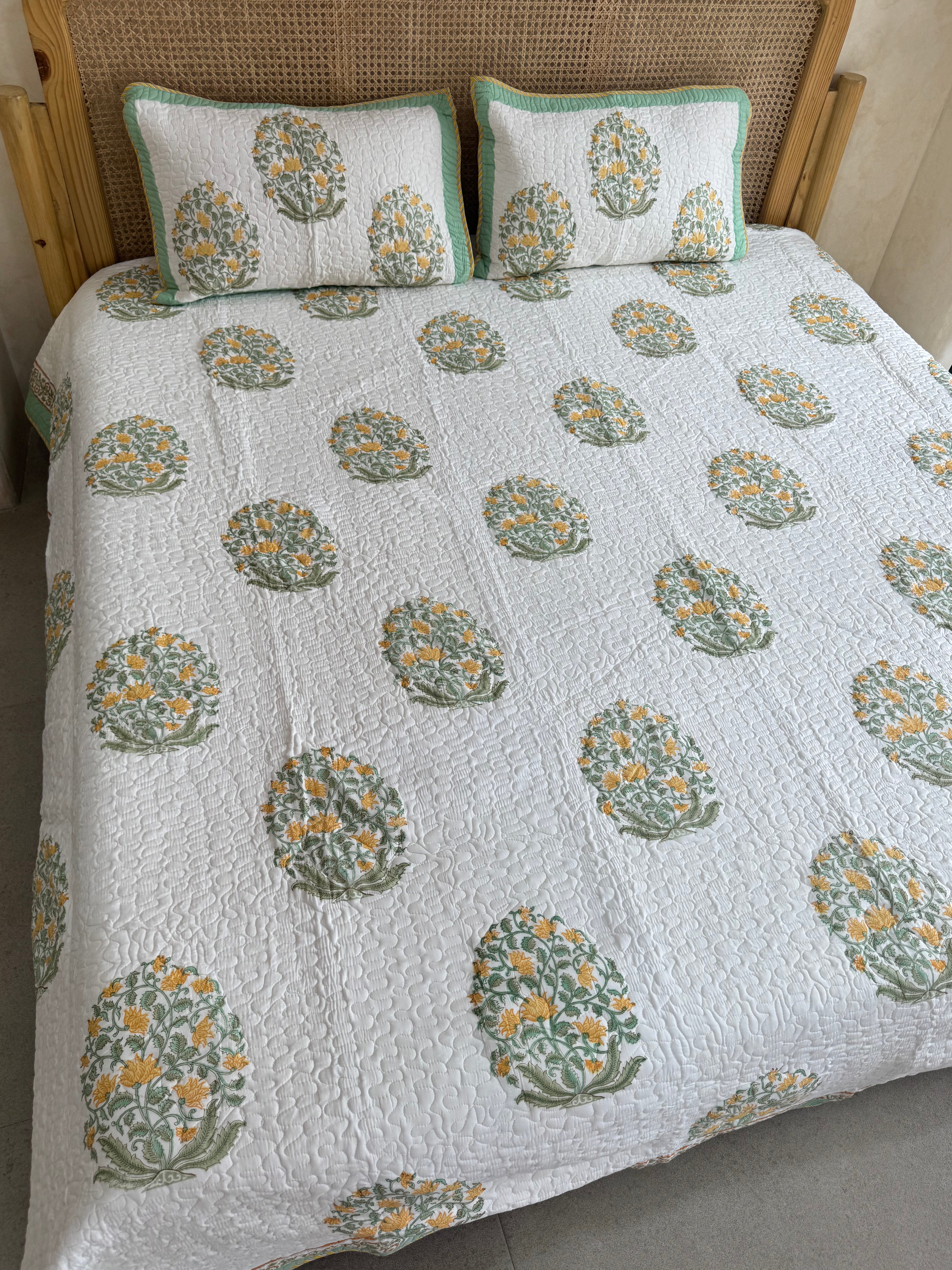 HANDBLOCK PRINTED REVERSIBLE QUILTED BEDCOVER 108*108