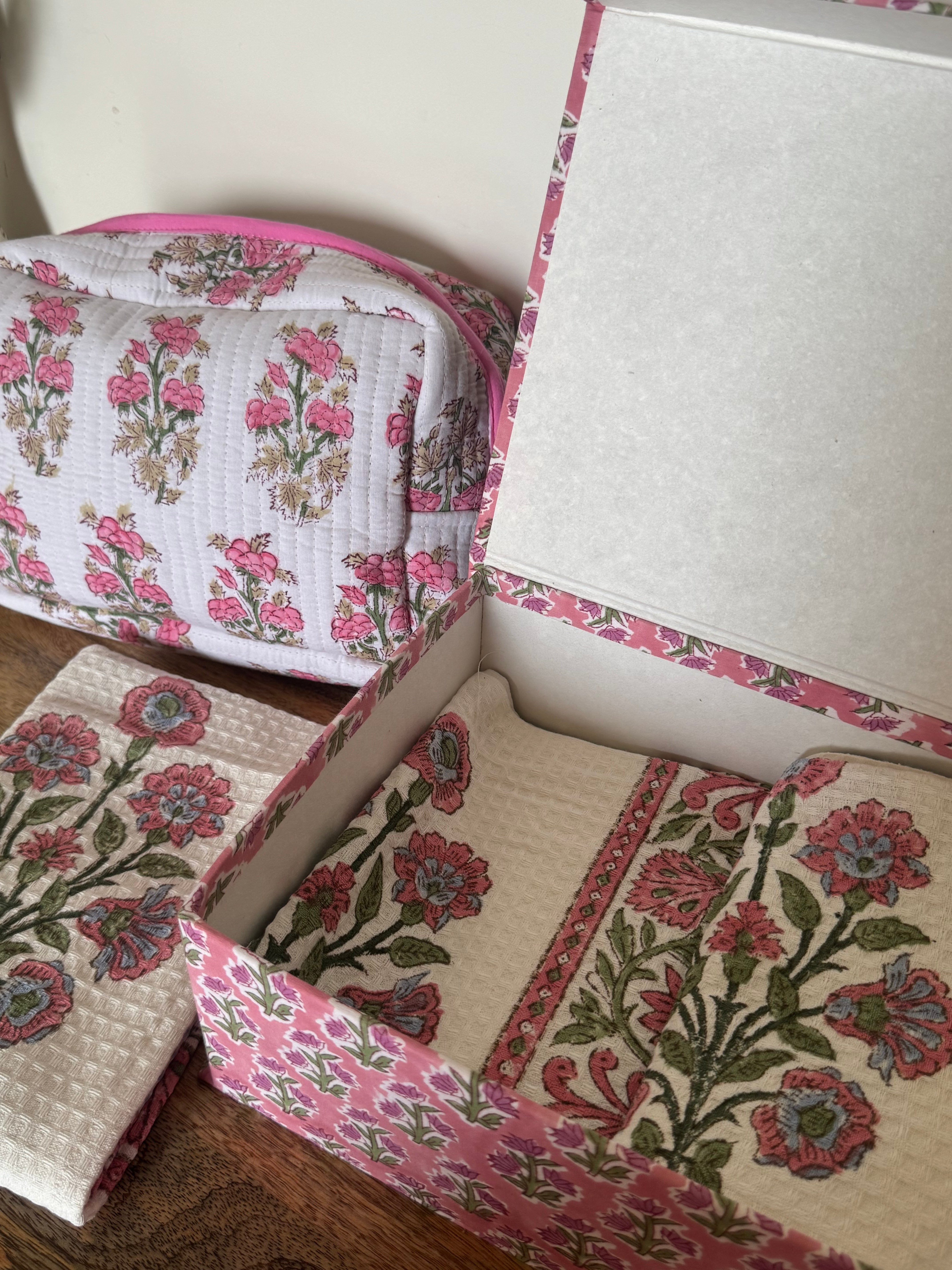 HANDBLOCK PRINTED GIFT BOX - BATH LINEN & TRAVEL POUCH