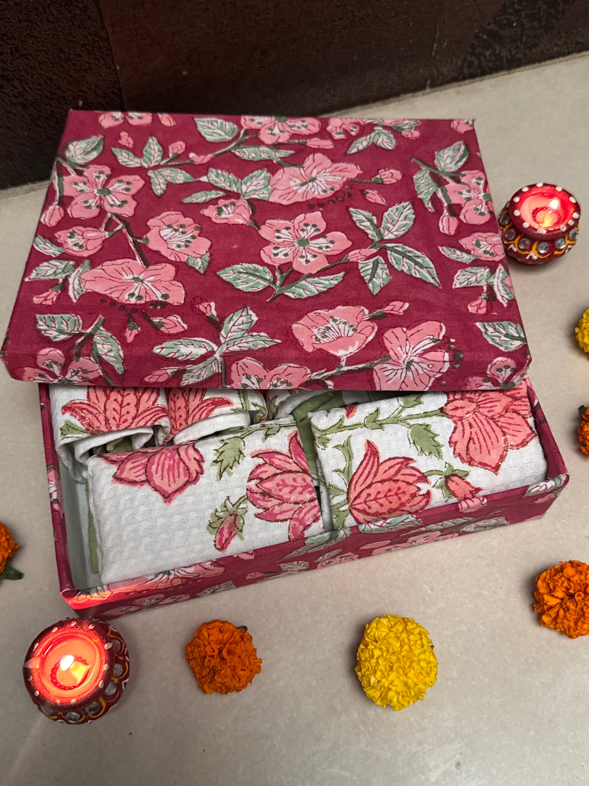 HANDBLOCK PRINTED GIFT BOX - FACE TOWEL SETS