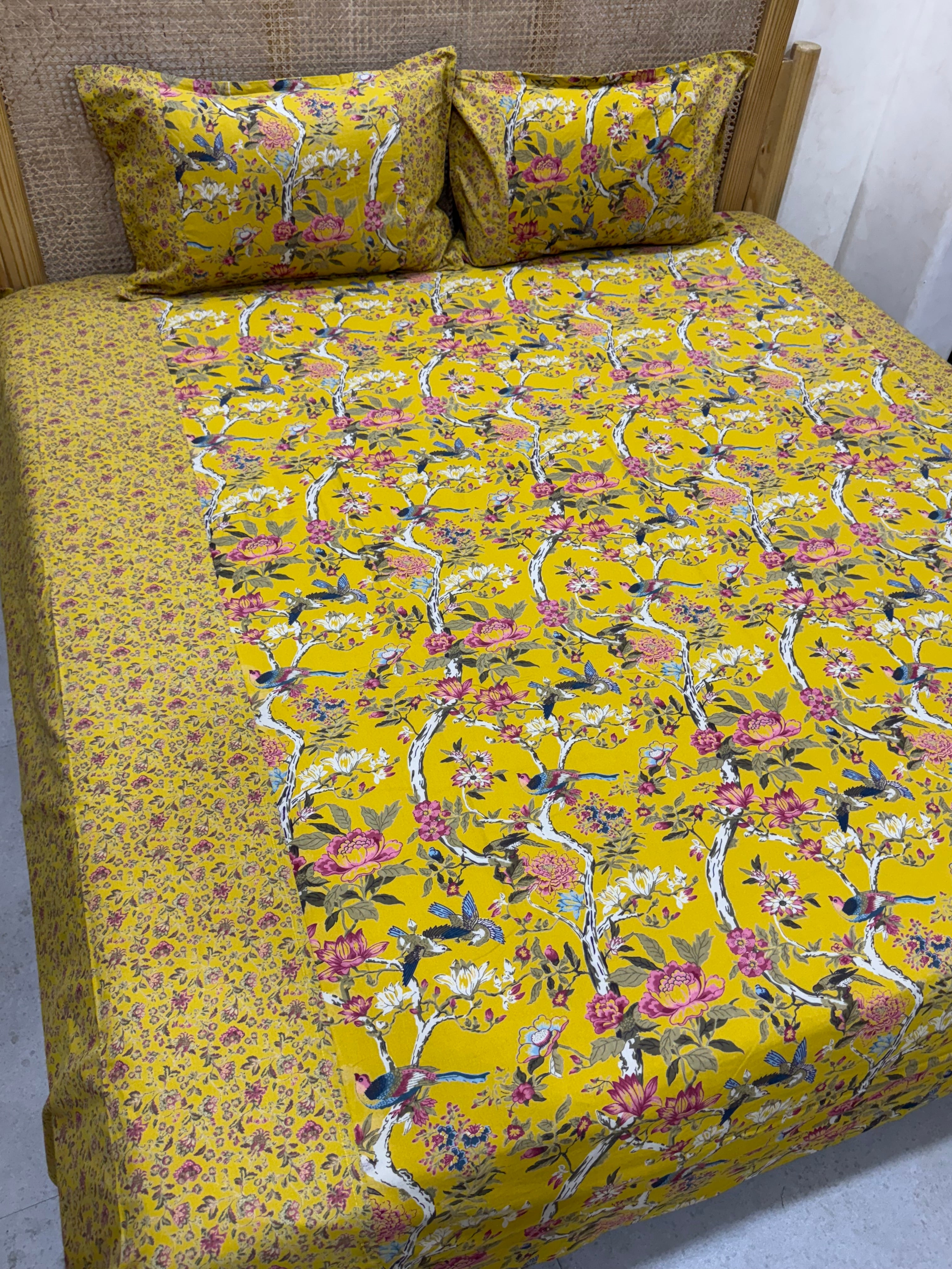 KANAK BEDSHEET WITH TWO PILLOW CASES