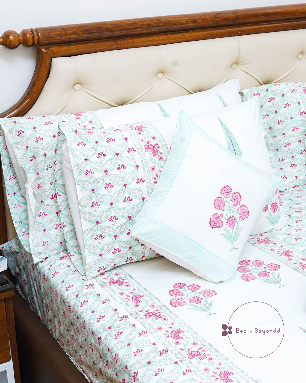 ARANYA HANDBLOCK PRINTED BEDSHEET WITH TWO REVERSIBLE PILLOW COVERS