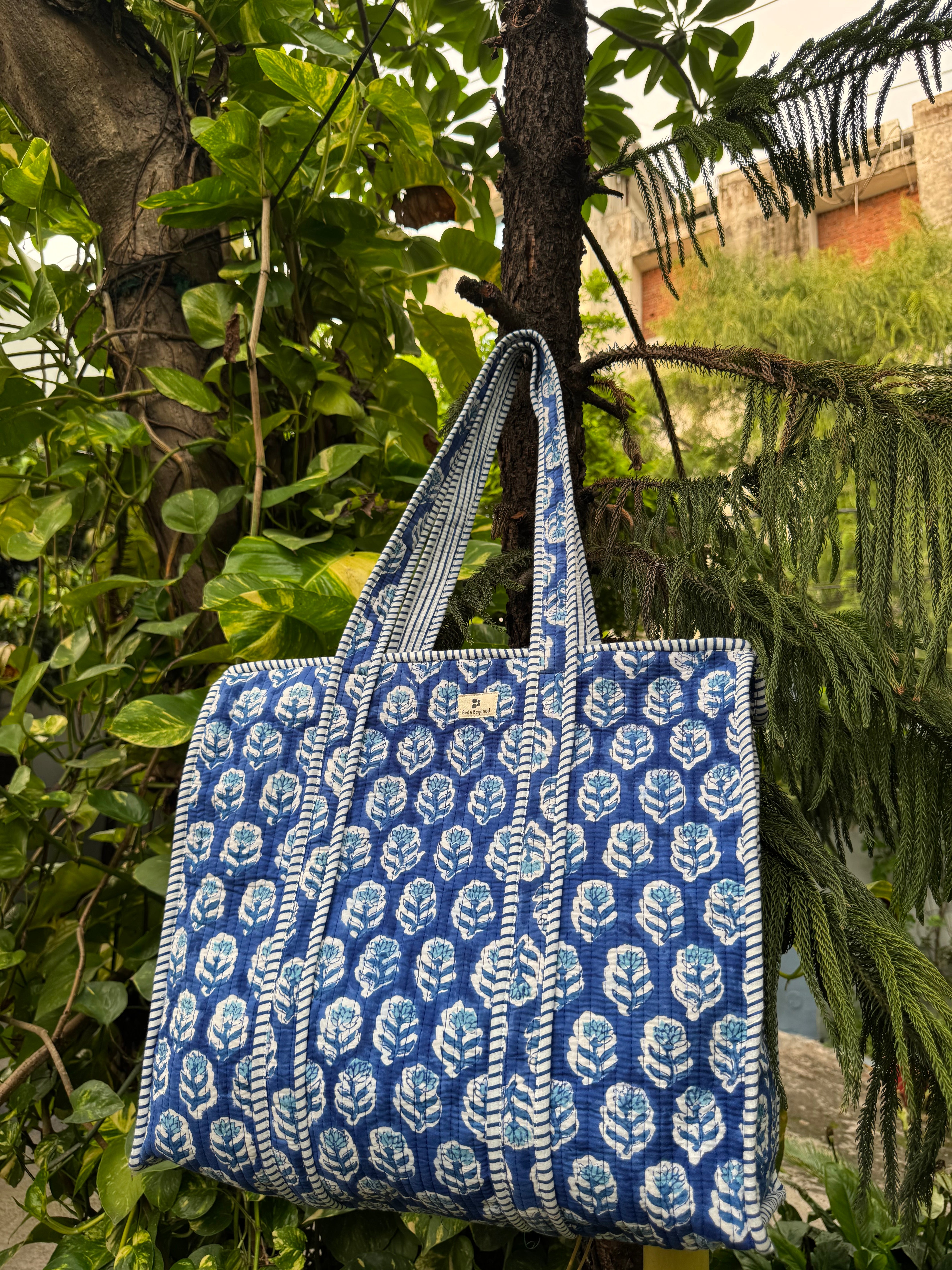 HAND BLOCK PRINTED TOTE BAG WITH ZIP