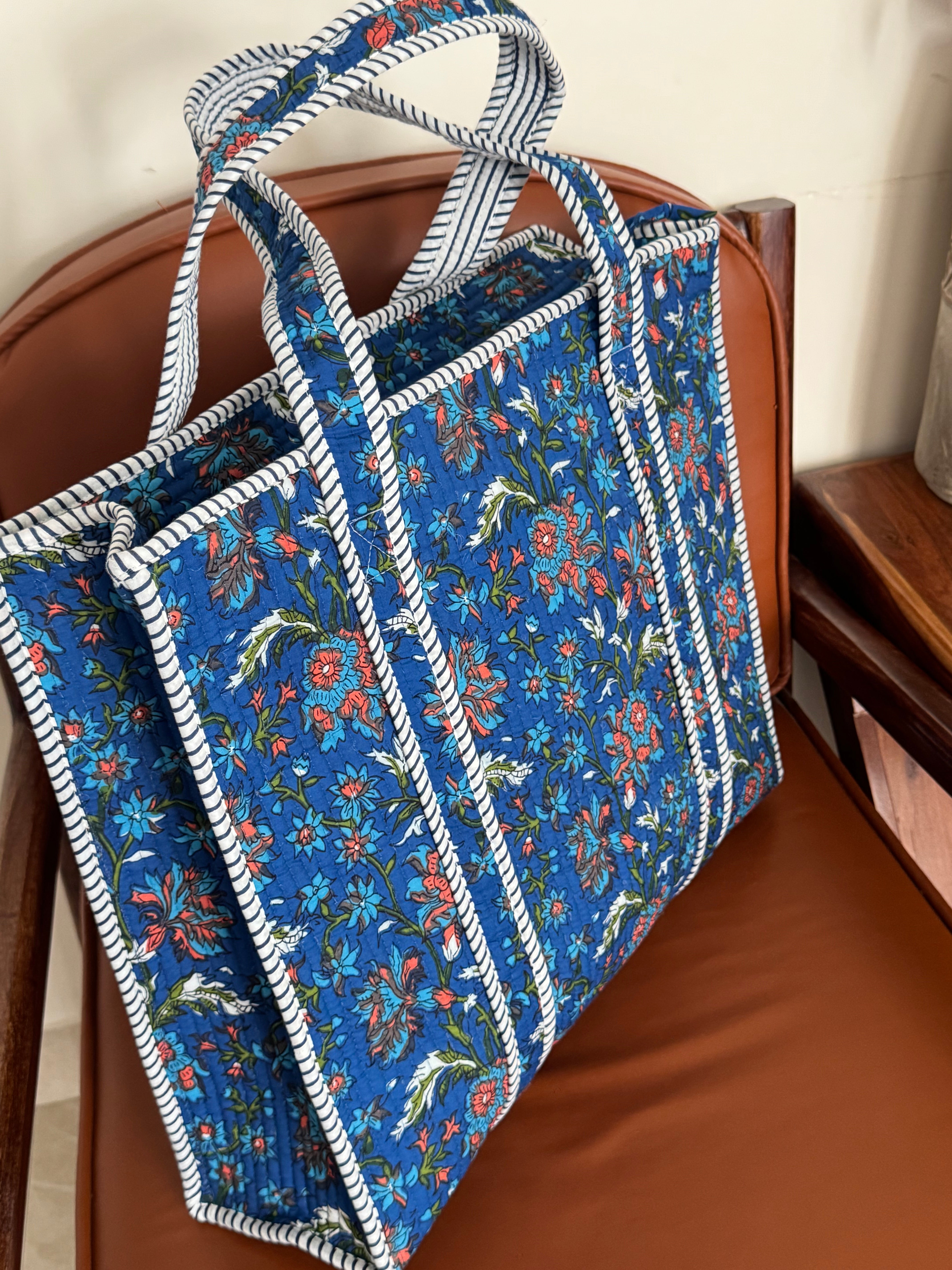 HAND BLOCK PRINTED TOTE BAG WITH ZIP