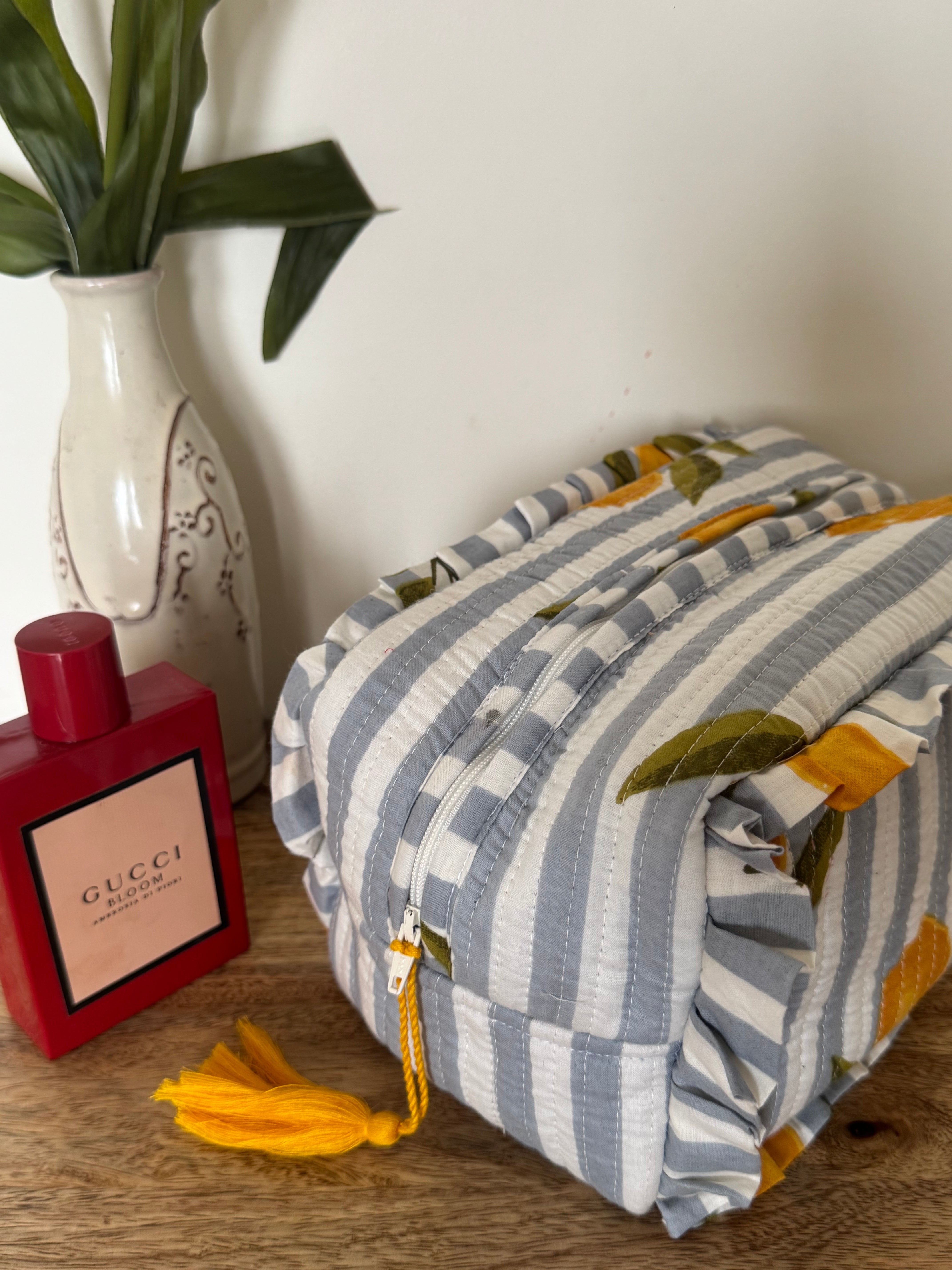 FRILL TOILETRY BAG