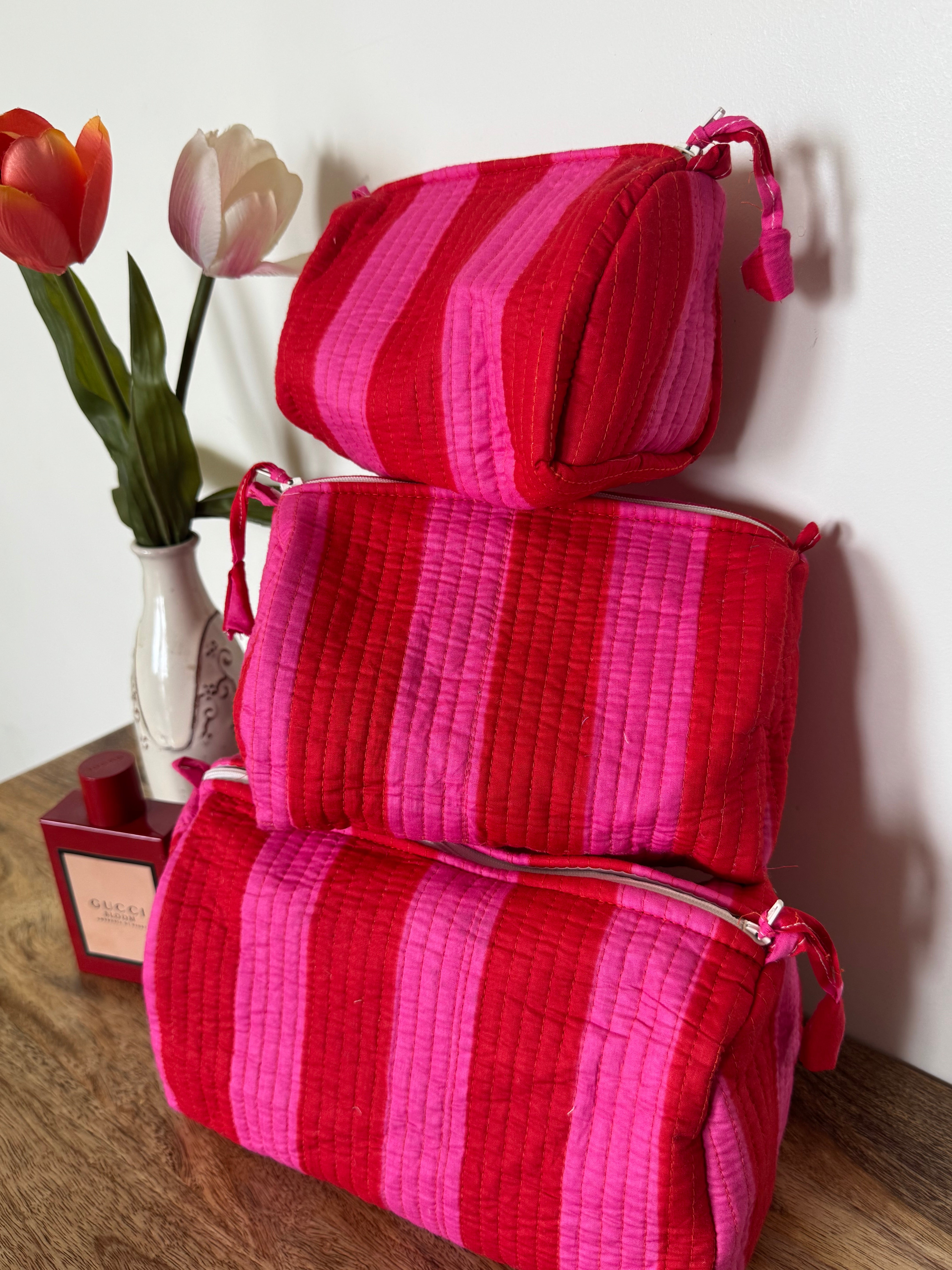 SET OF THREE MULTI PURPOSE TOILETRY BAGS