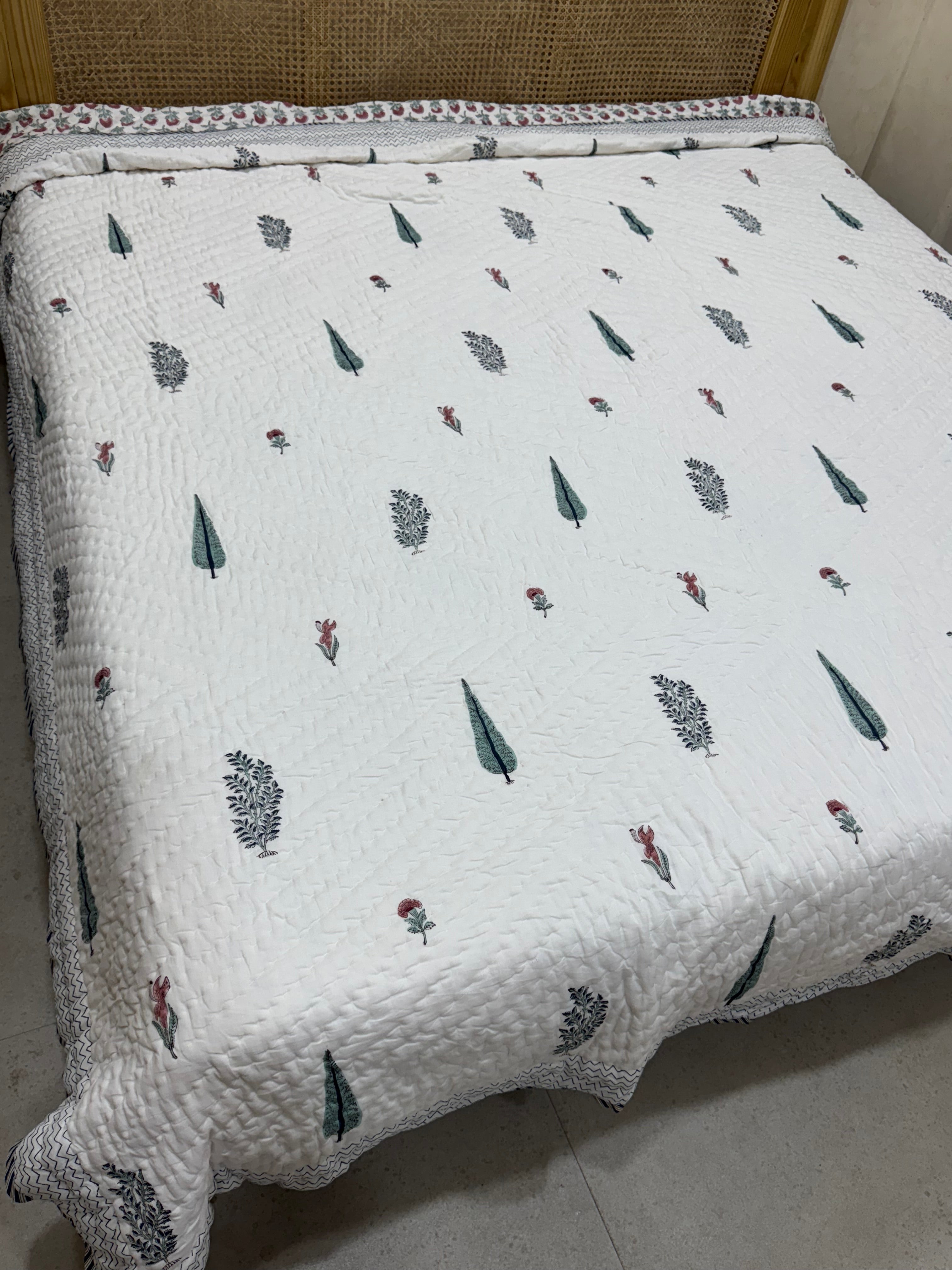 HAND BLOCK PRINTED REVERSIBLE MULMUL DOUBLE BED QUILT
