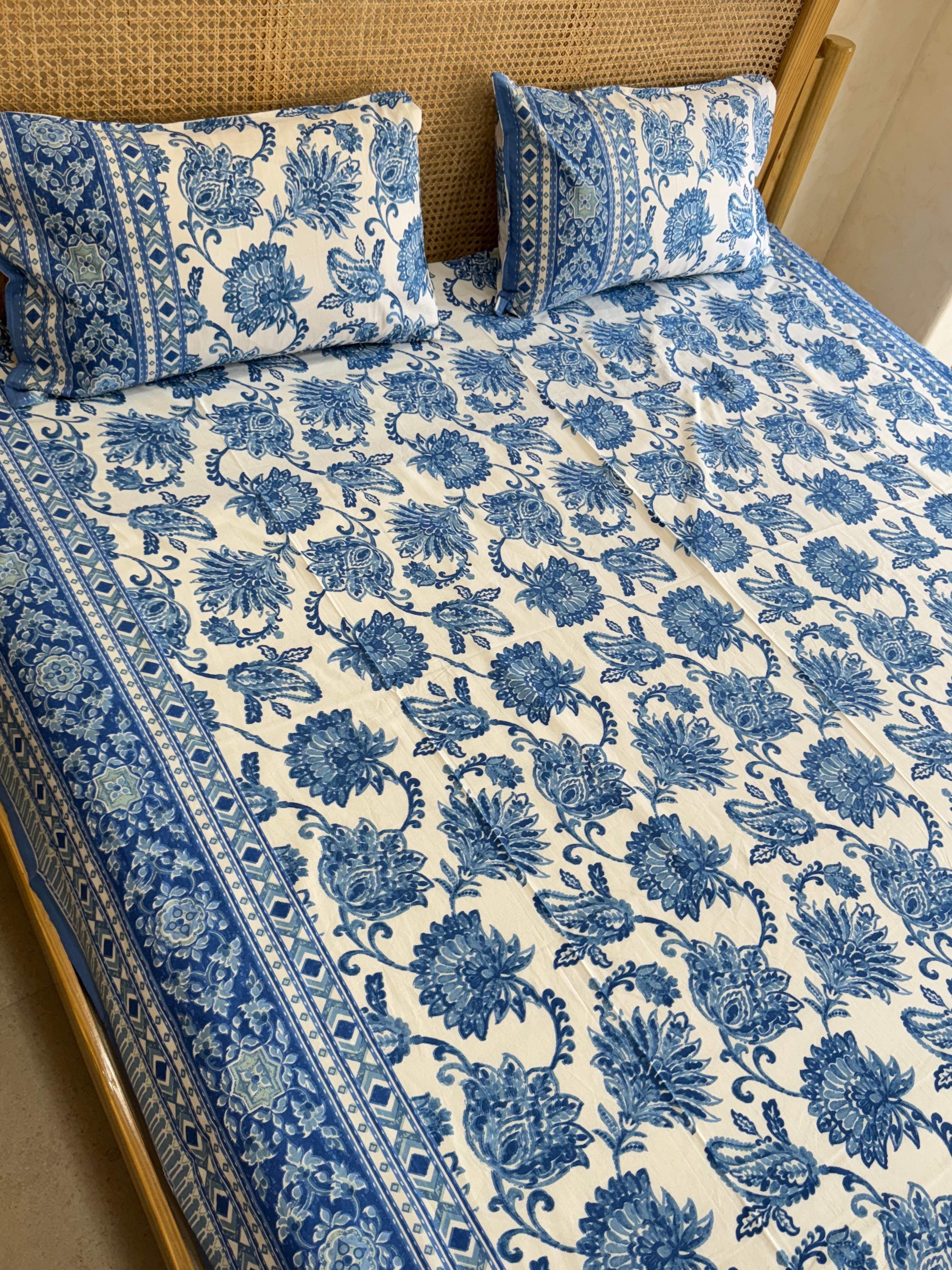 RIWAYAAT BEDSHEET WITH TWO REVERSIBLE PILLOW COVERS