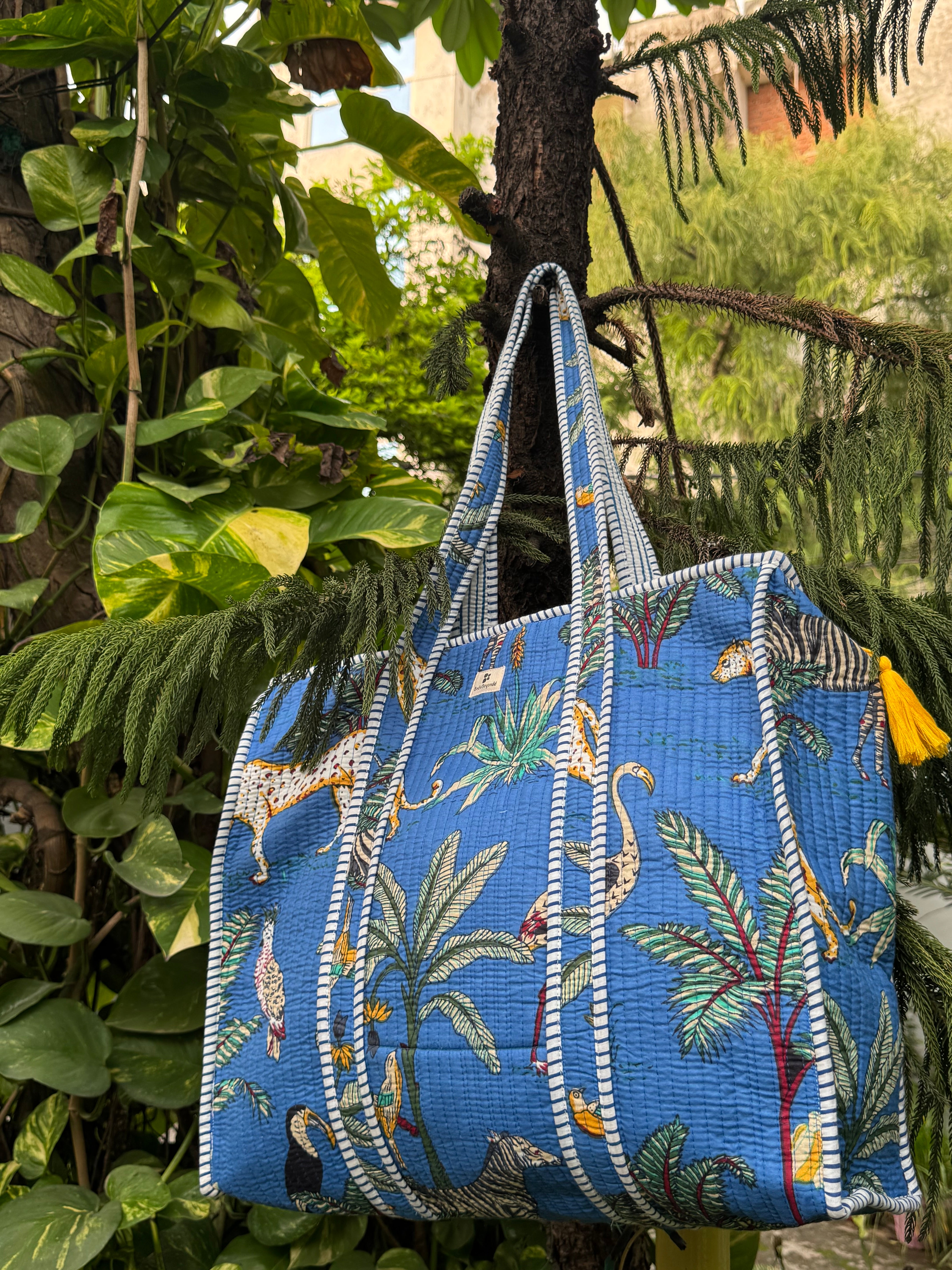 HAND BLOCK PRINTED TOTE BAG WITH ZIP