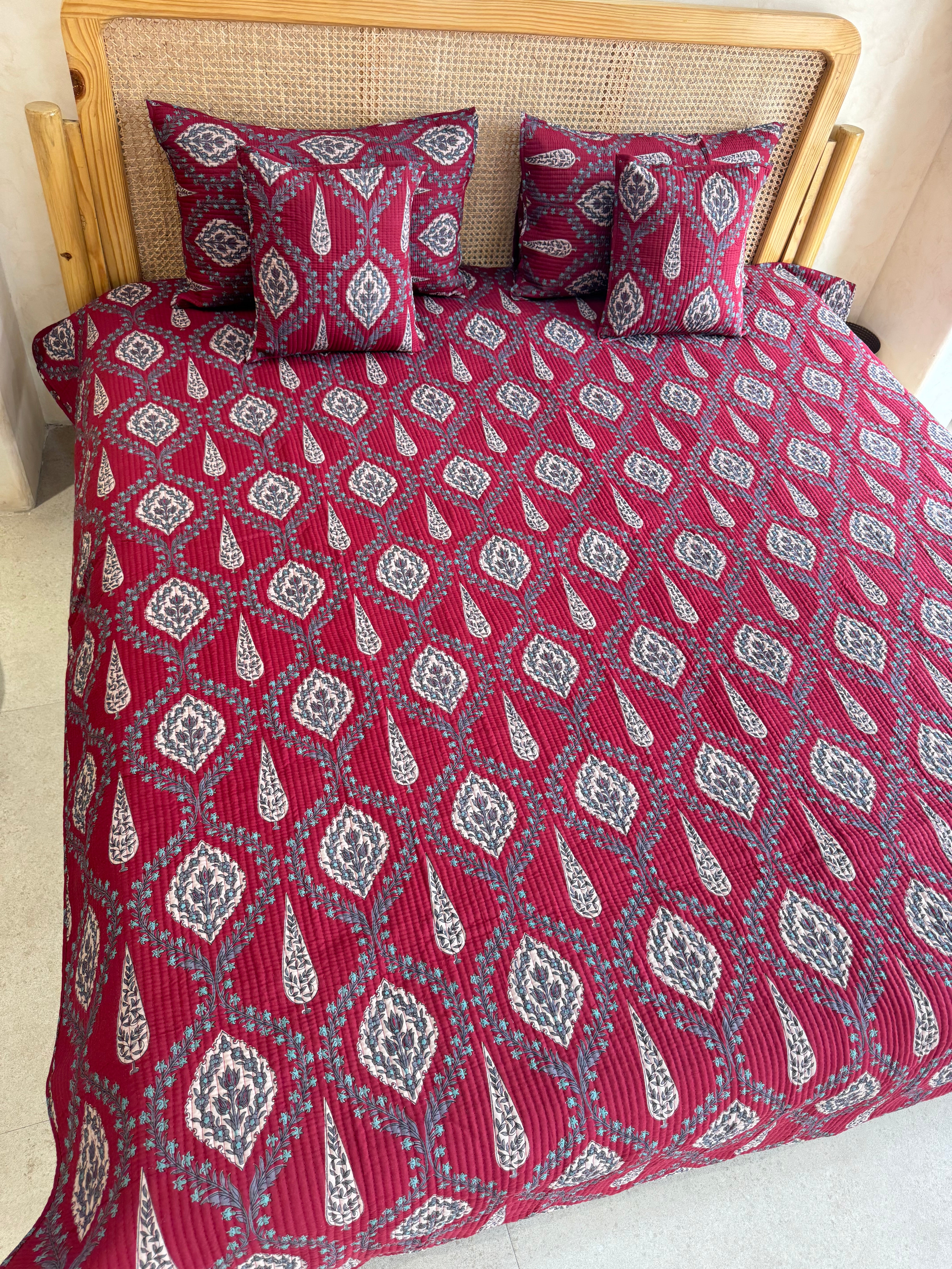 KANAK JAAL QUILTED BEDCOVER SET(5PC) - BEDCOVER + 2 PILLOW CASES + 2 CUSHION COVERS
