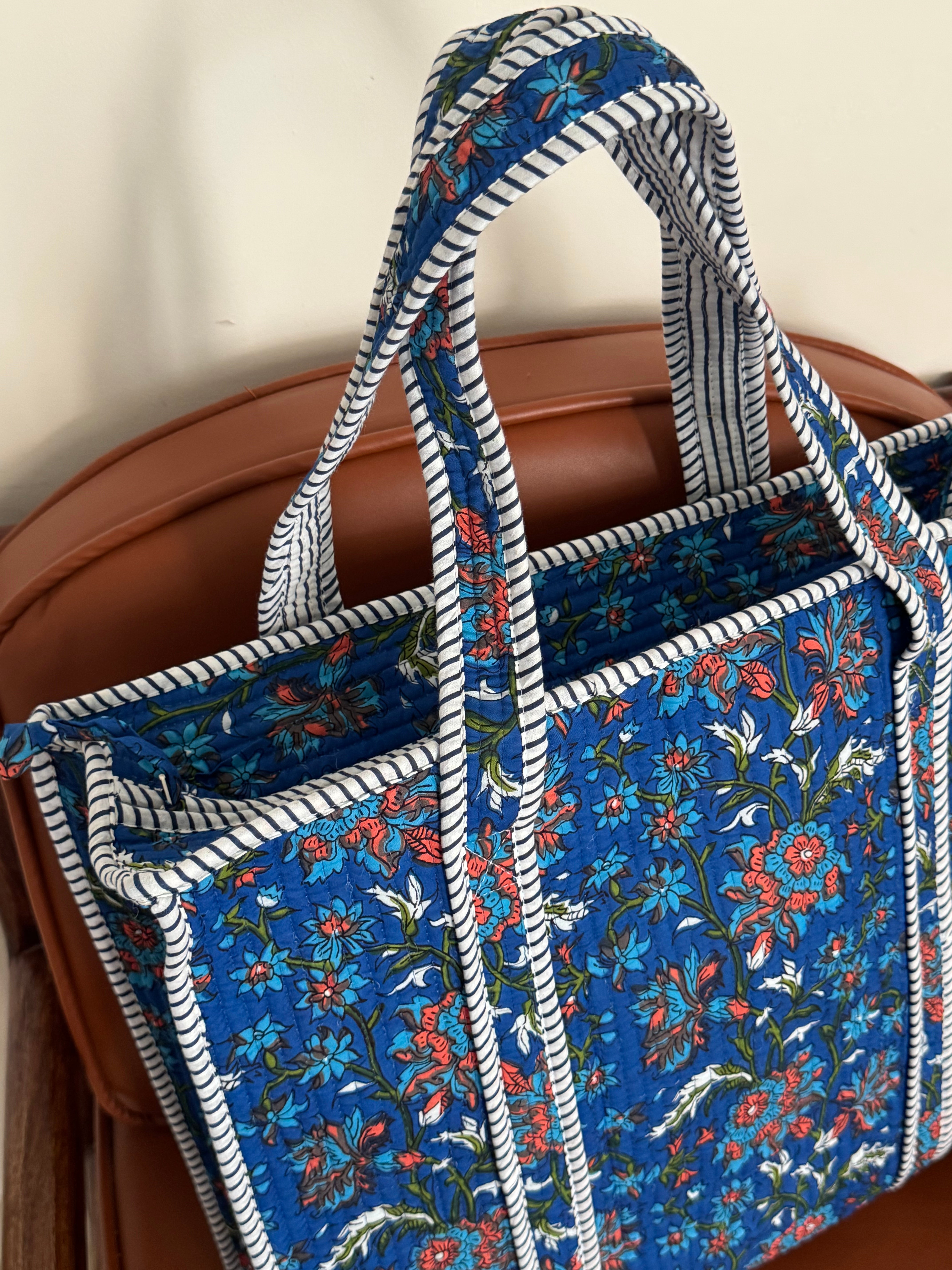 HAND BLOCK PRINTED TOTE BAG WITH ZIP
