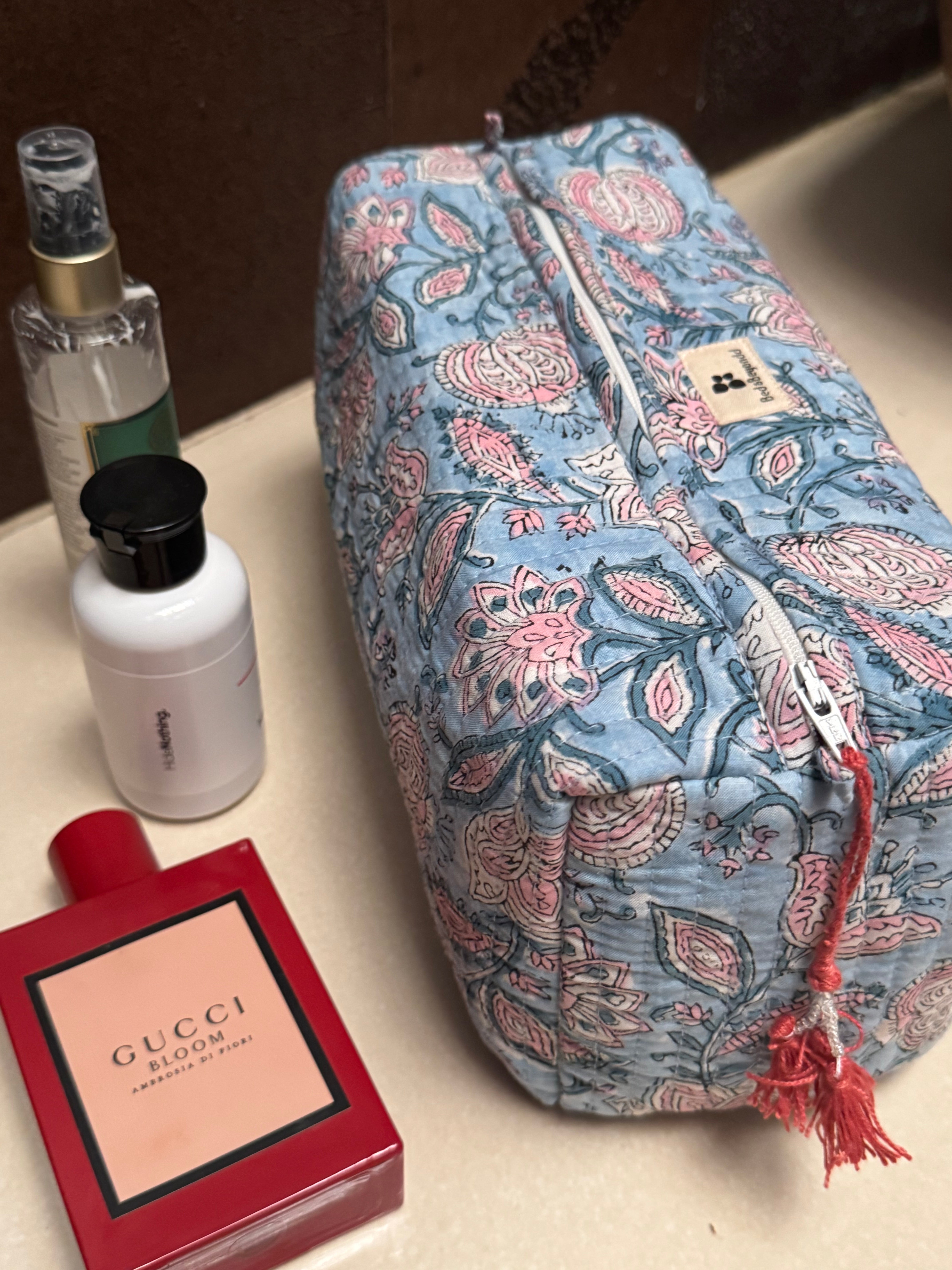 MULTI PURPOSE TOILETRY BAG