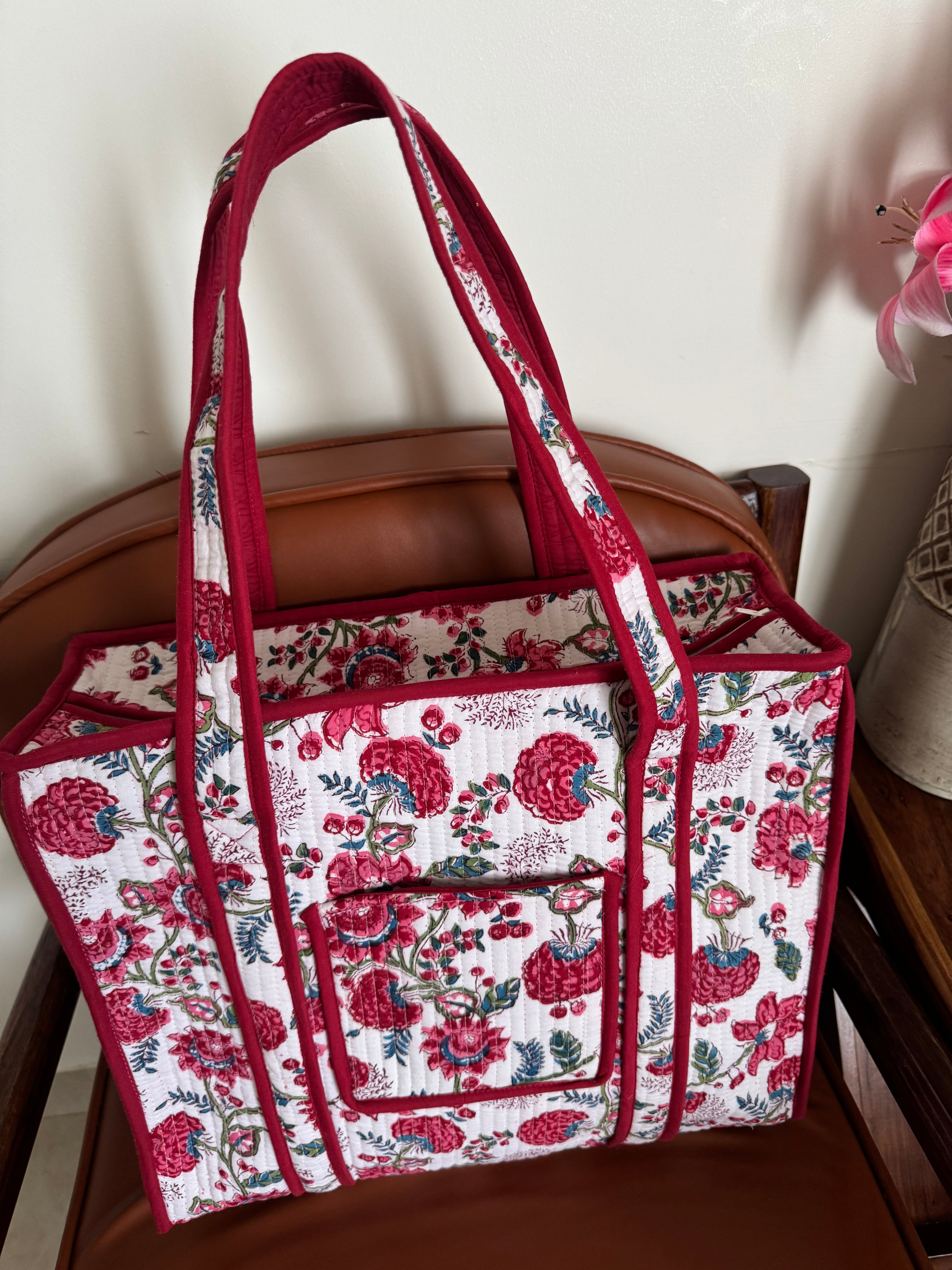 MEDIUM TOTE BAG WITH THREE POCKETS