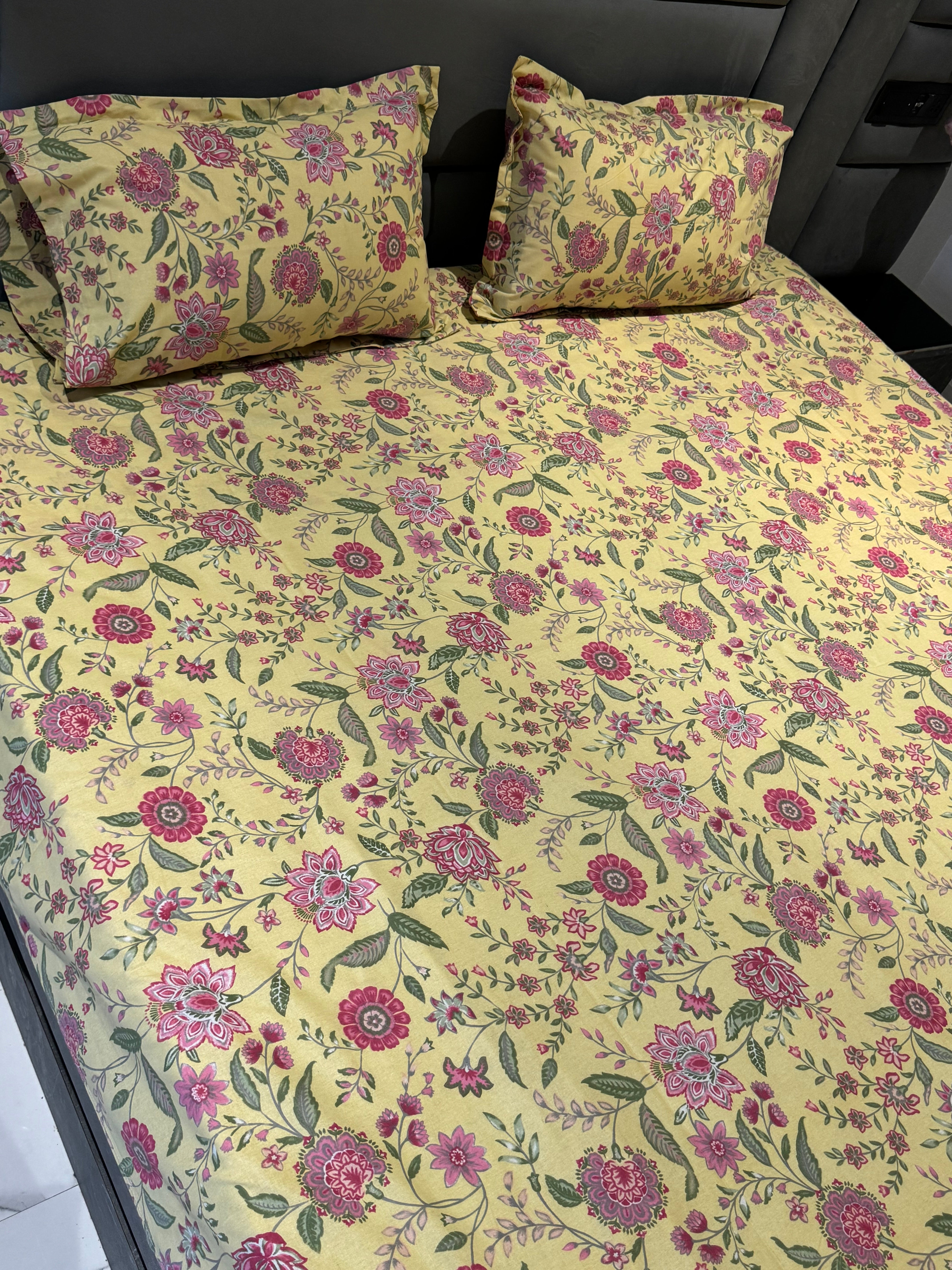 FLORAL SHALIMAR BEDSHEET WITH TWO REVERSIBLE PILLOW COVERS