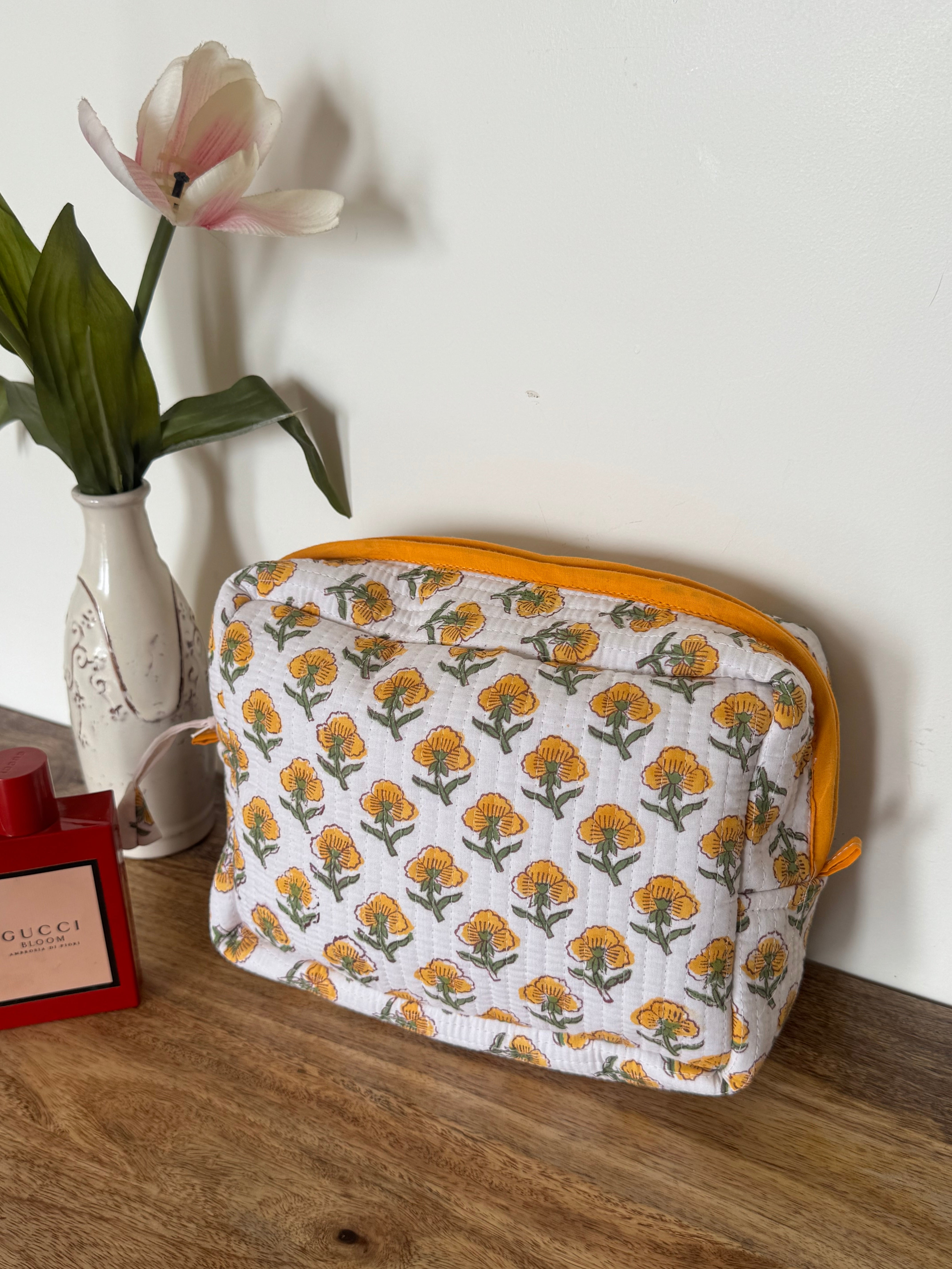 MULTI PURPOSE TOILETRY BAG