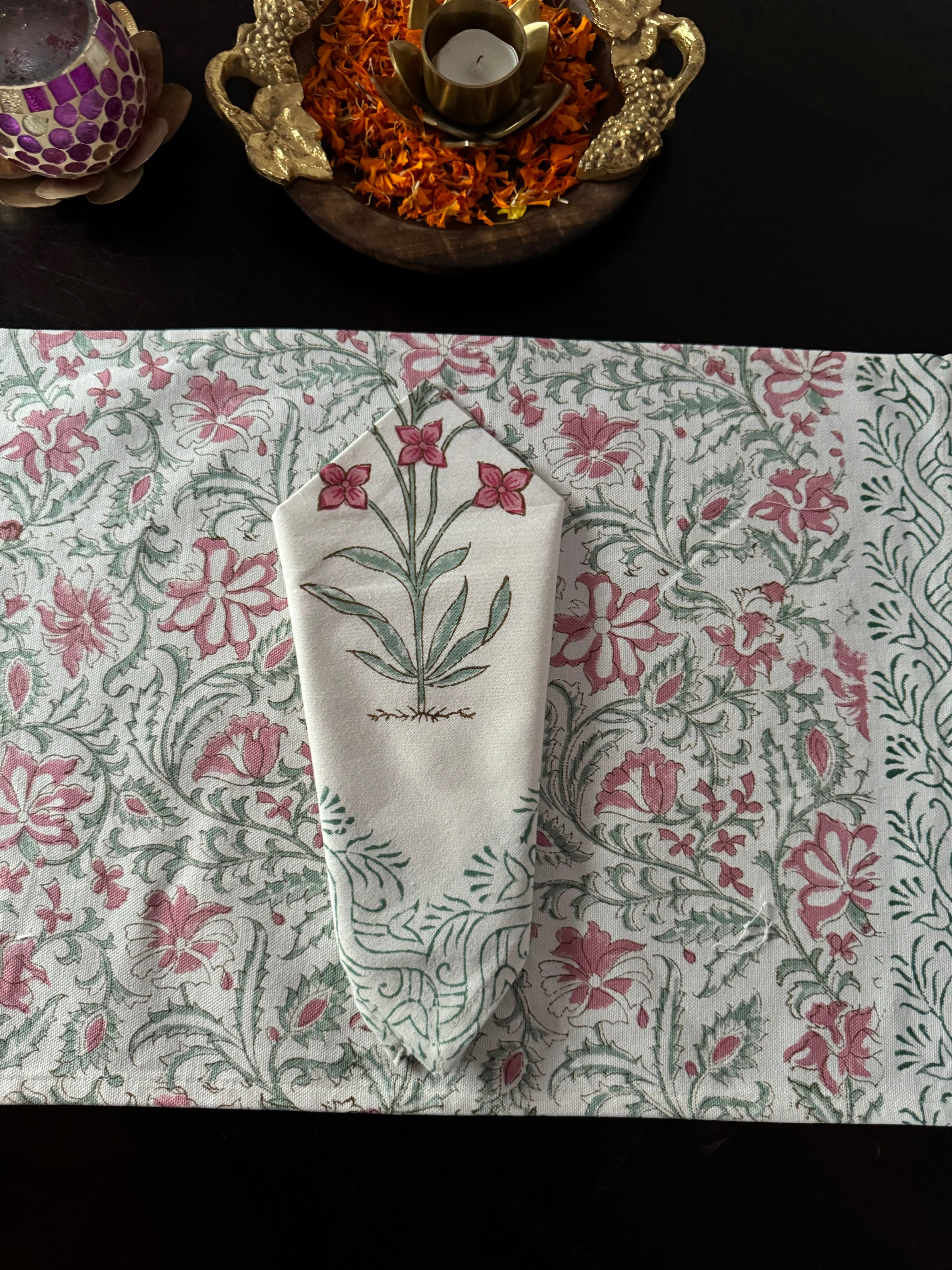 A PAIR HANDBLOCK PRINTED TABLE MAT AND NAPKIN SET