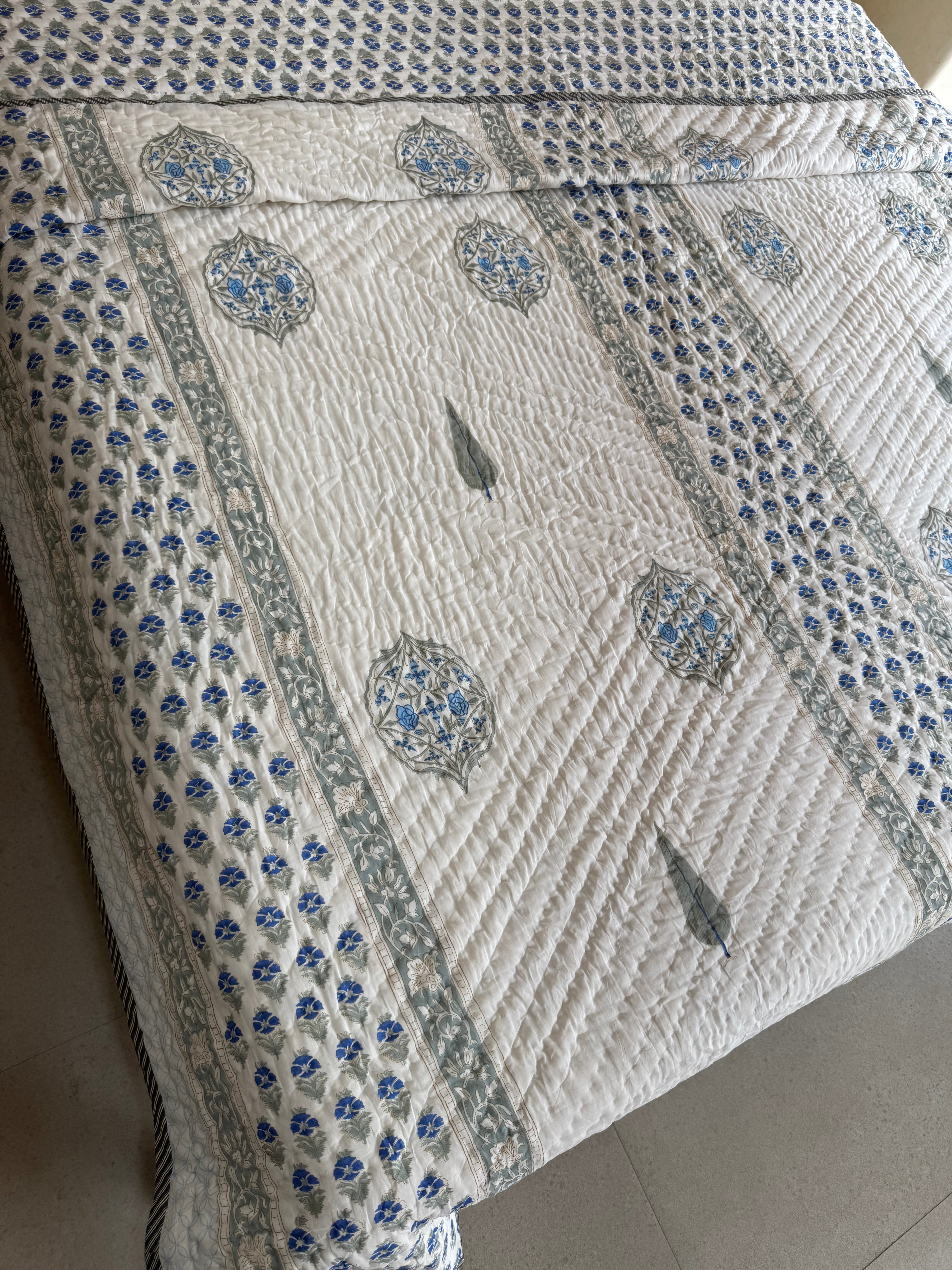 HAND BLOCK PRINTED REVERSIBLE QUILT (DOUBLE BED)
