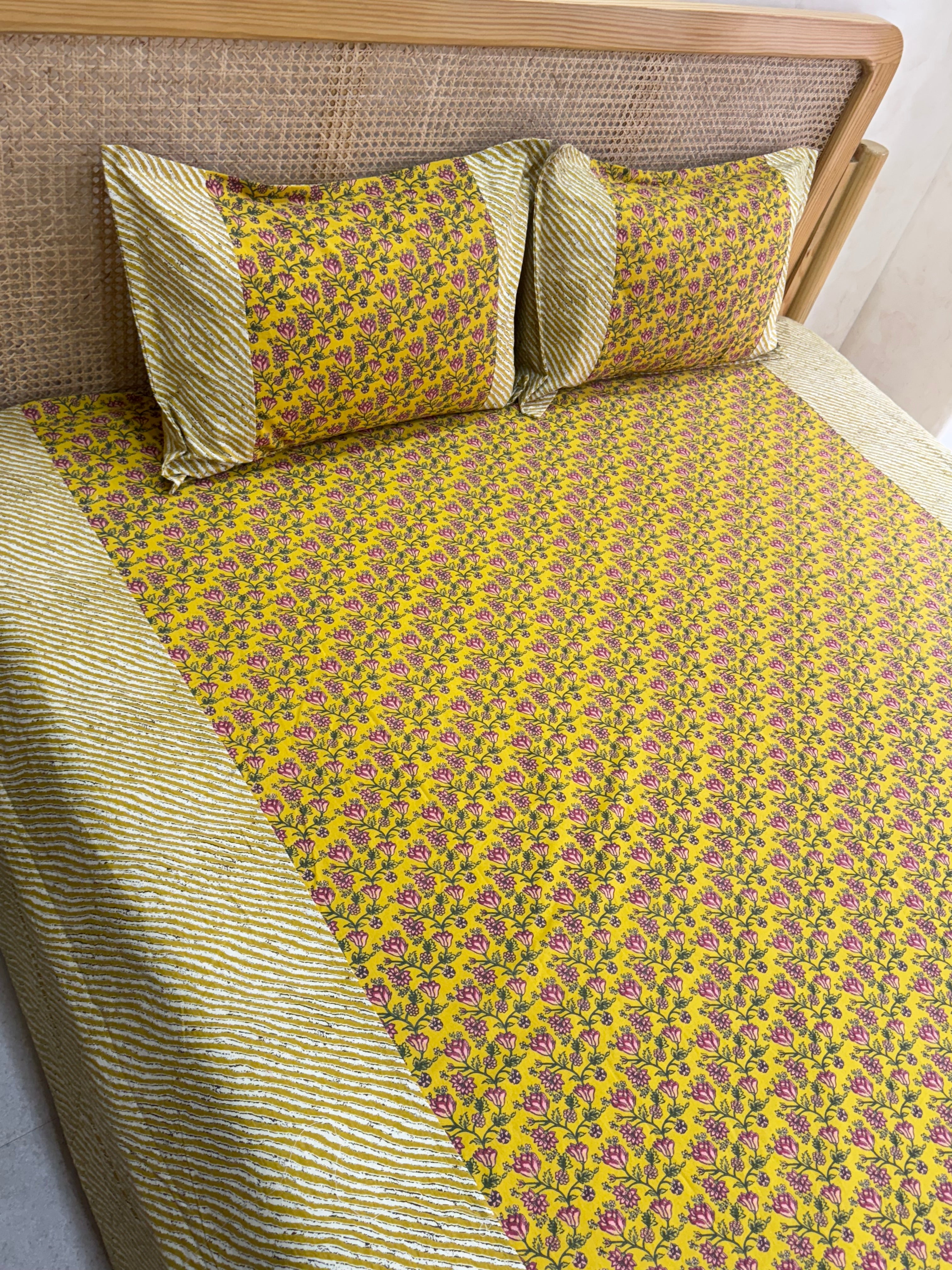 KANAK BEDSHEET WITH TWO PILLOW CASES