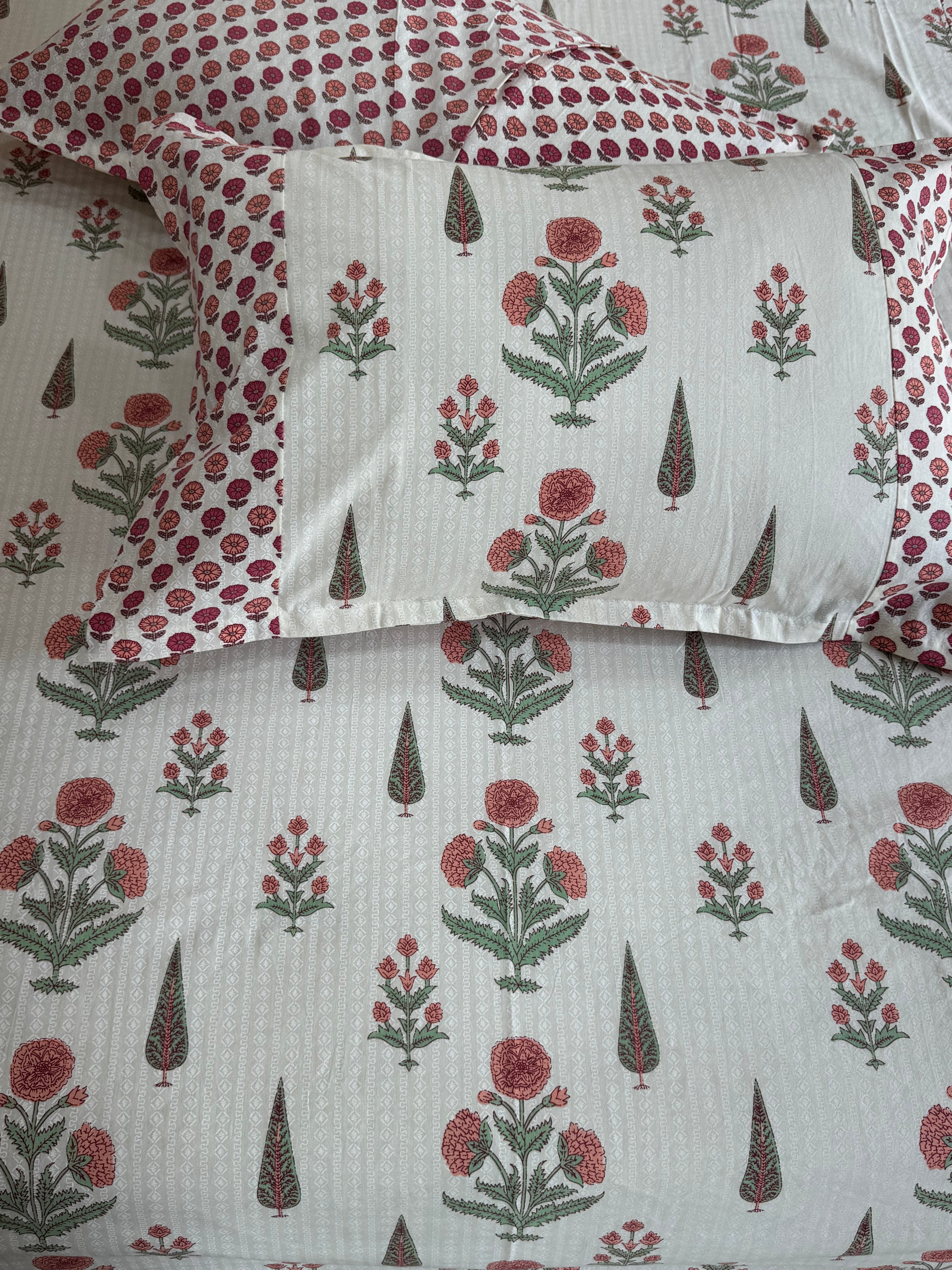 KANAK BEDSHEET WITH TWO PILLOW CASES