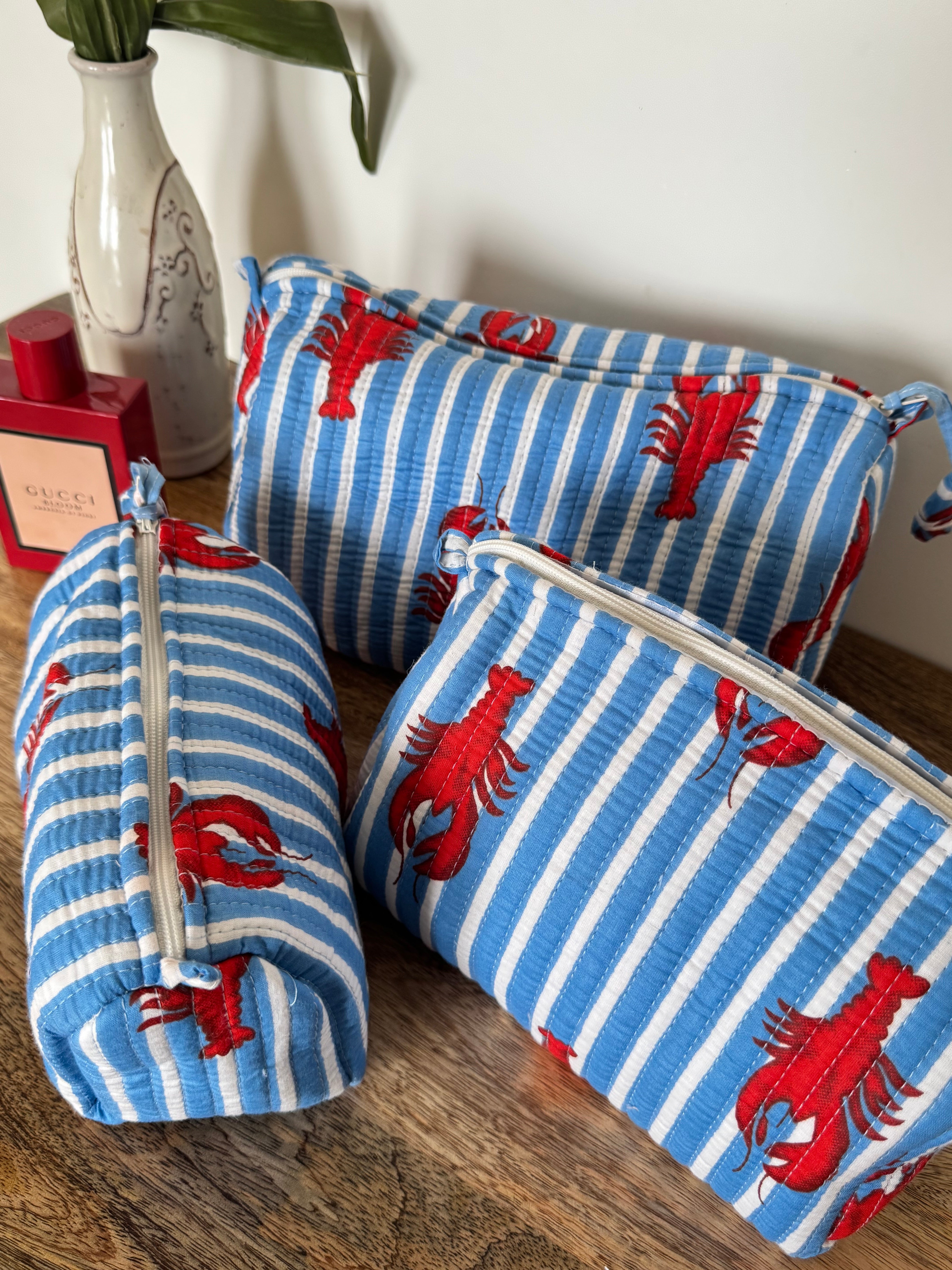 SET OF THREE MULTI PURPOSE TOILETRY BAGS