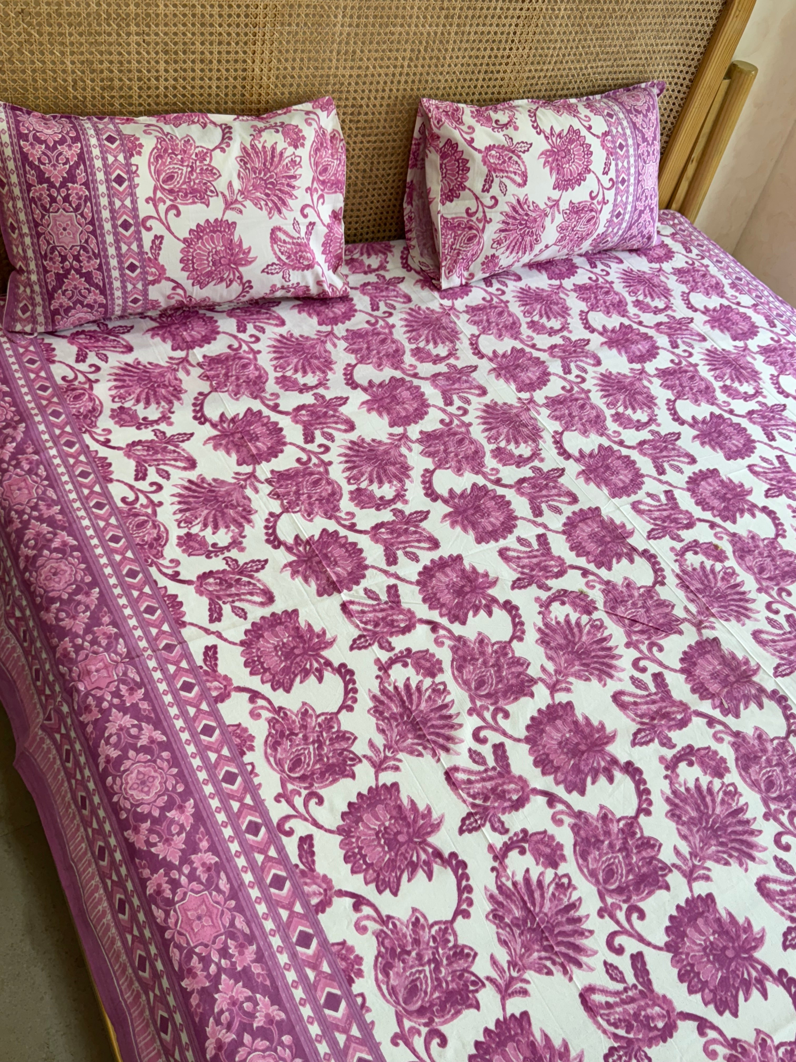 RIWAYAAT BEDSHEET WITH TWO REVERSIBLE PILLOW COVERS