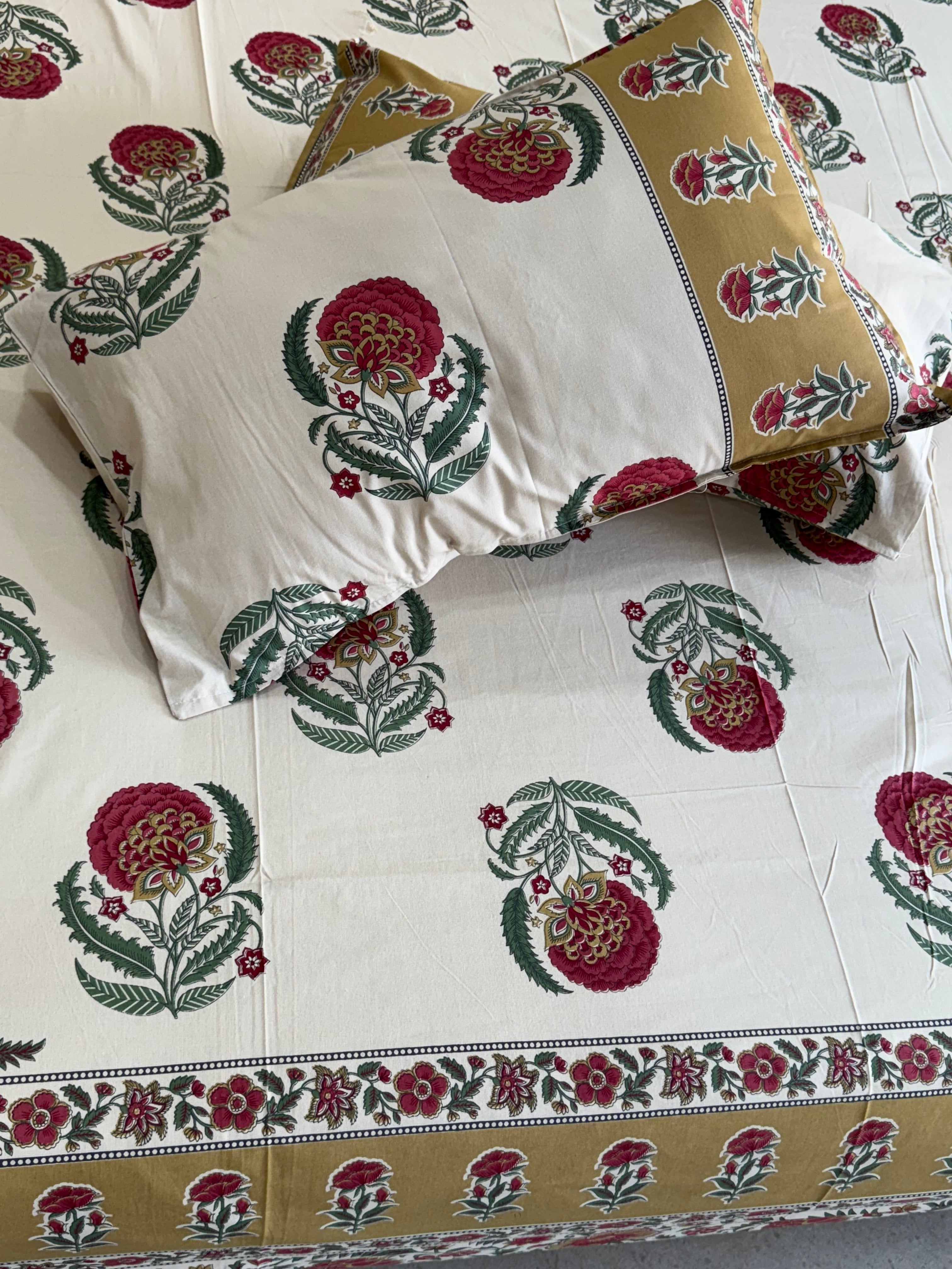 RANGREZ BEDSHEET WITH TWO REVERSIBLE PILLOW COVERS
