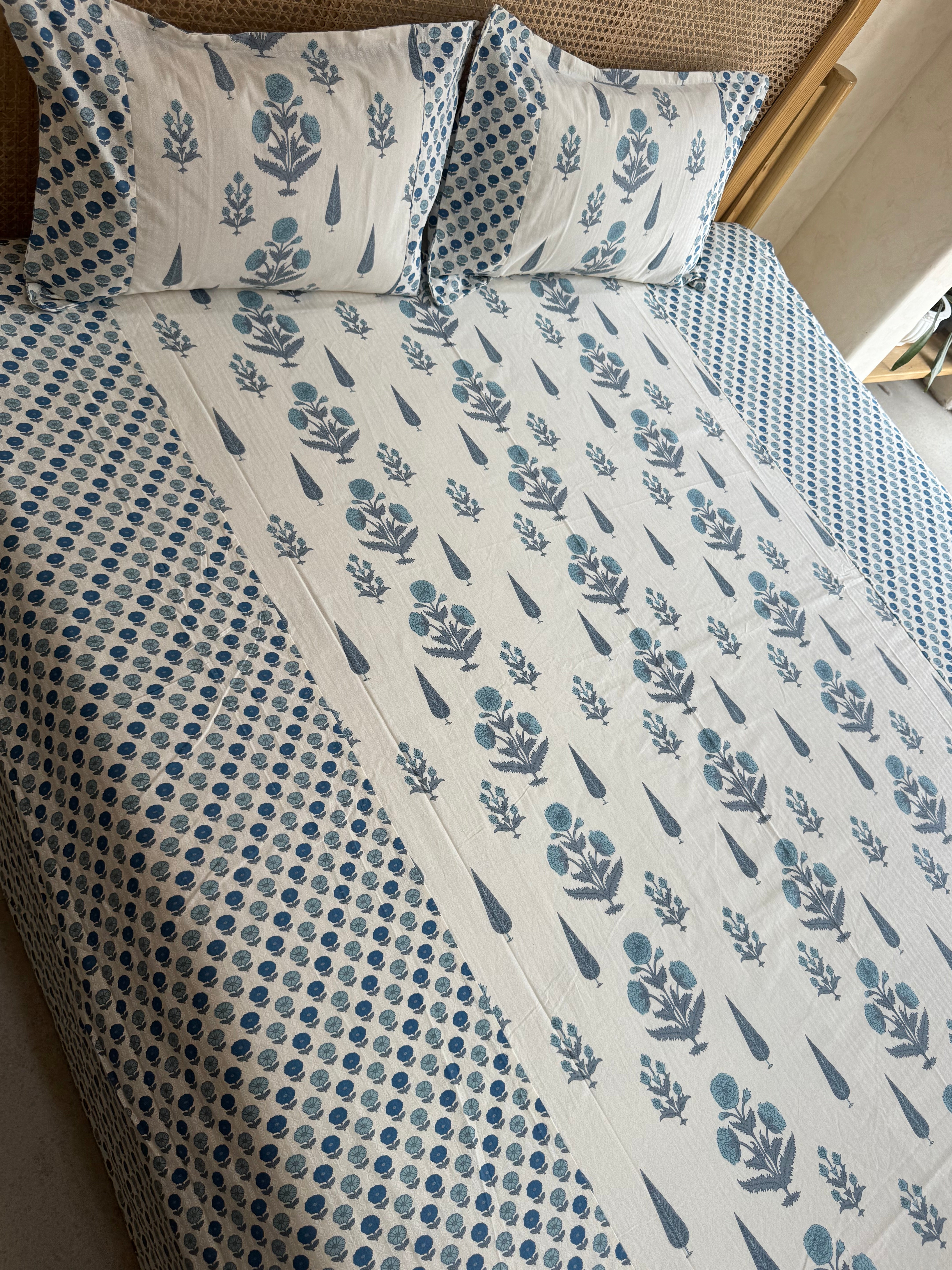 KANAK BEDSHEET WITH TWO PILLOW CASES