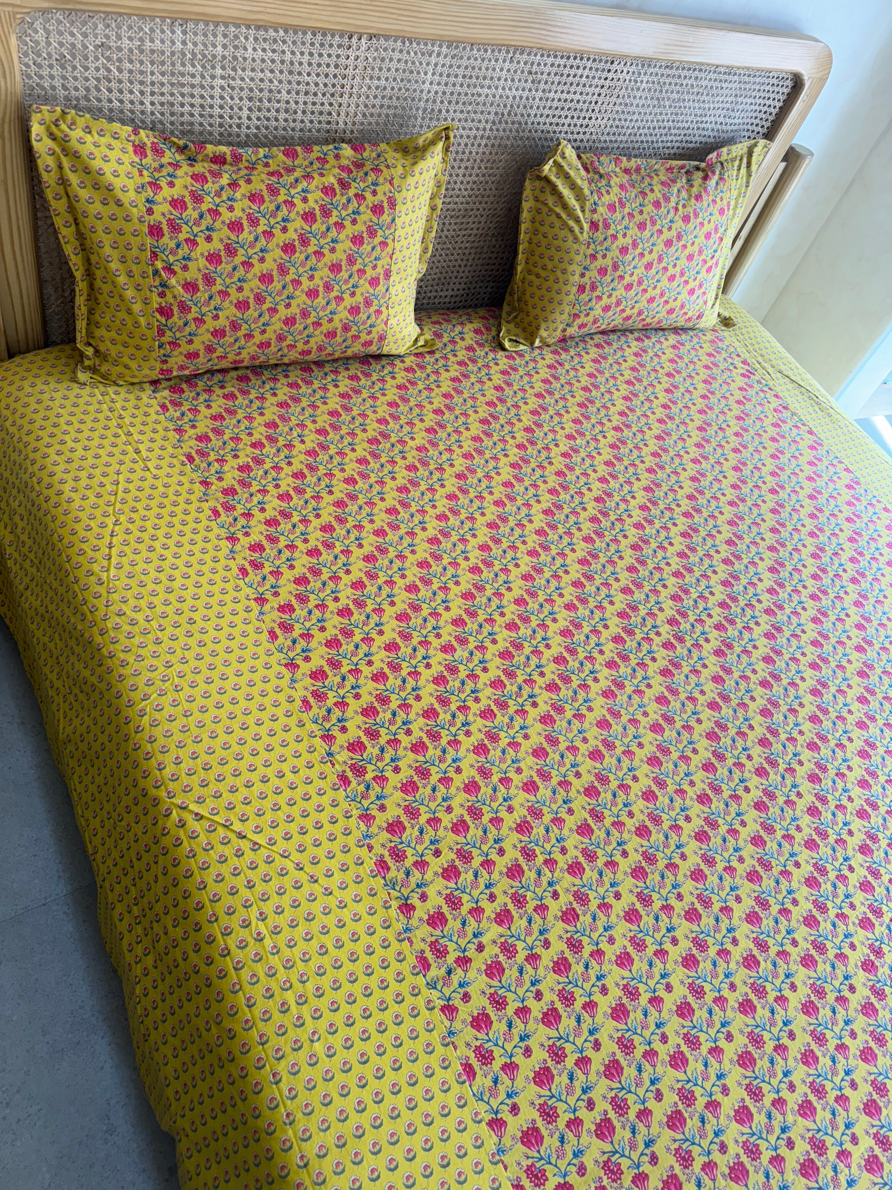 KANAK BEDSHEET WITH TWO PILLOW CASES
