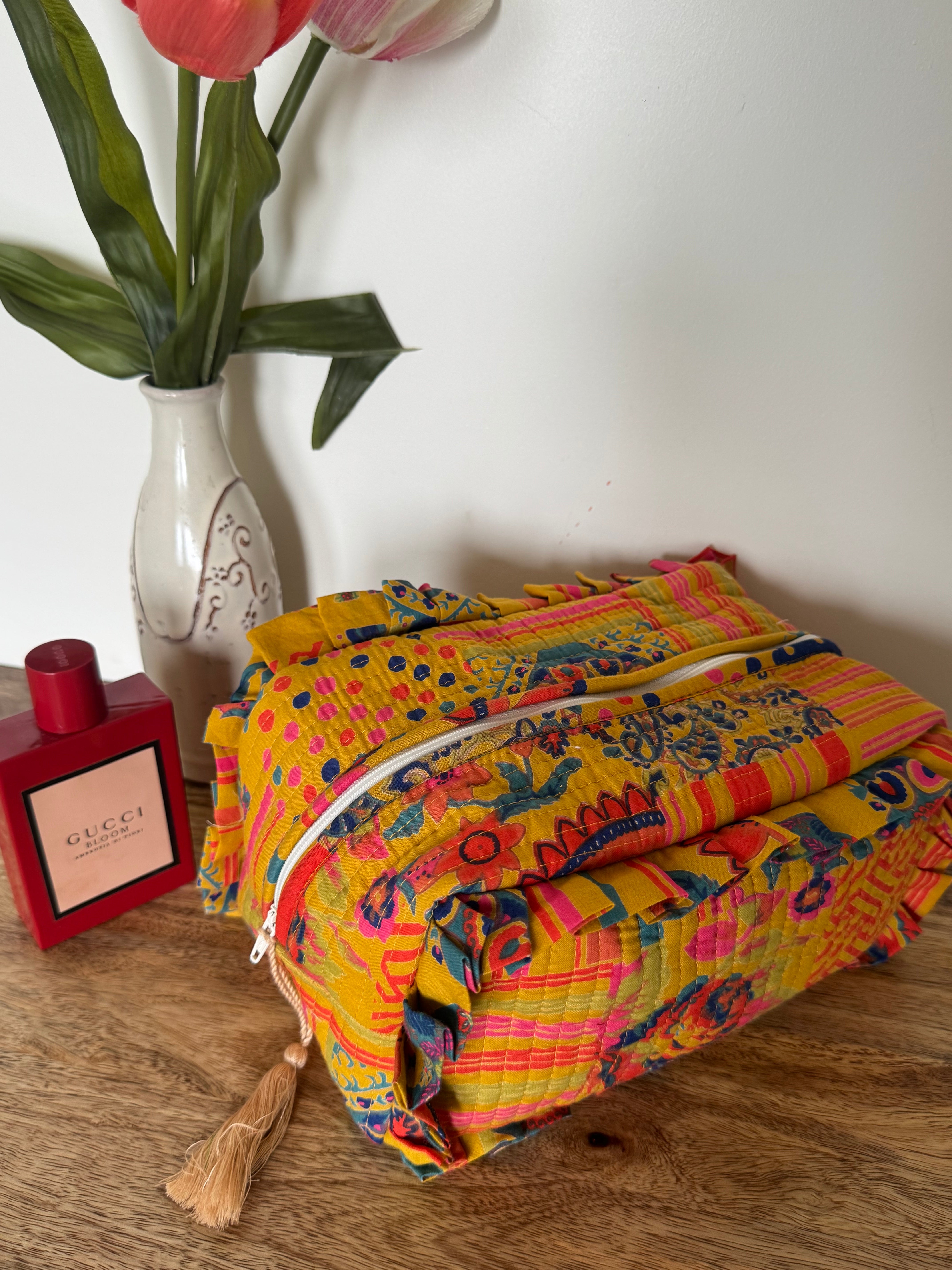 FRILL TOILETRY BAG
