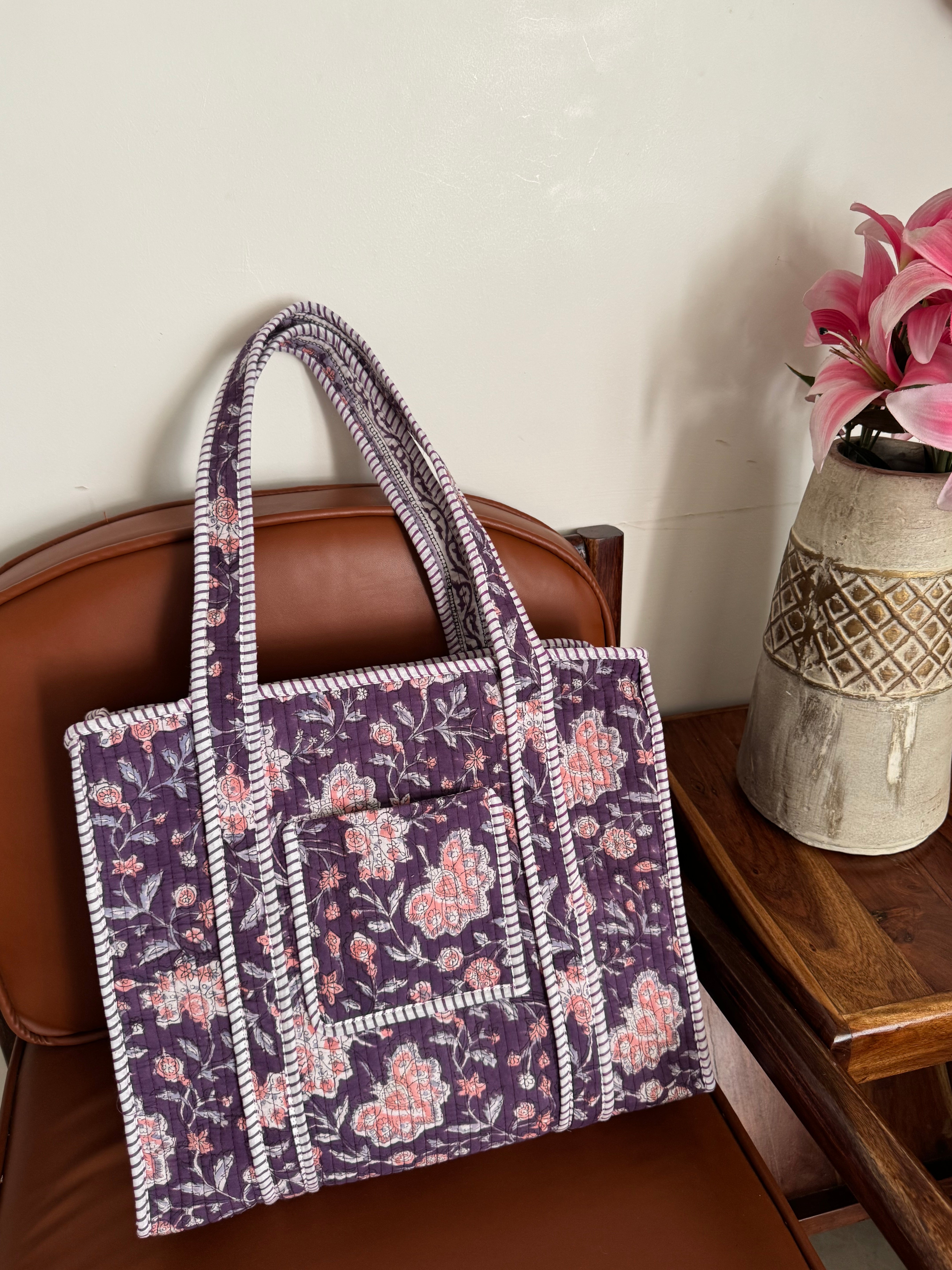 MEDIUM TOTE BAG WITH THREE POCKETS