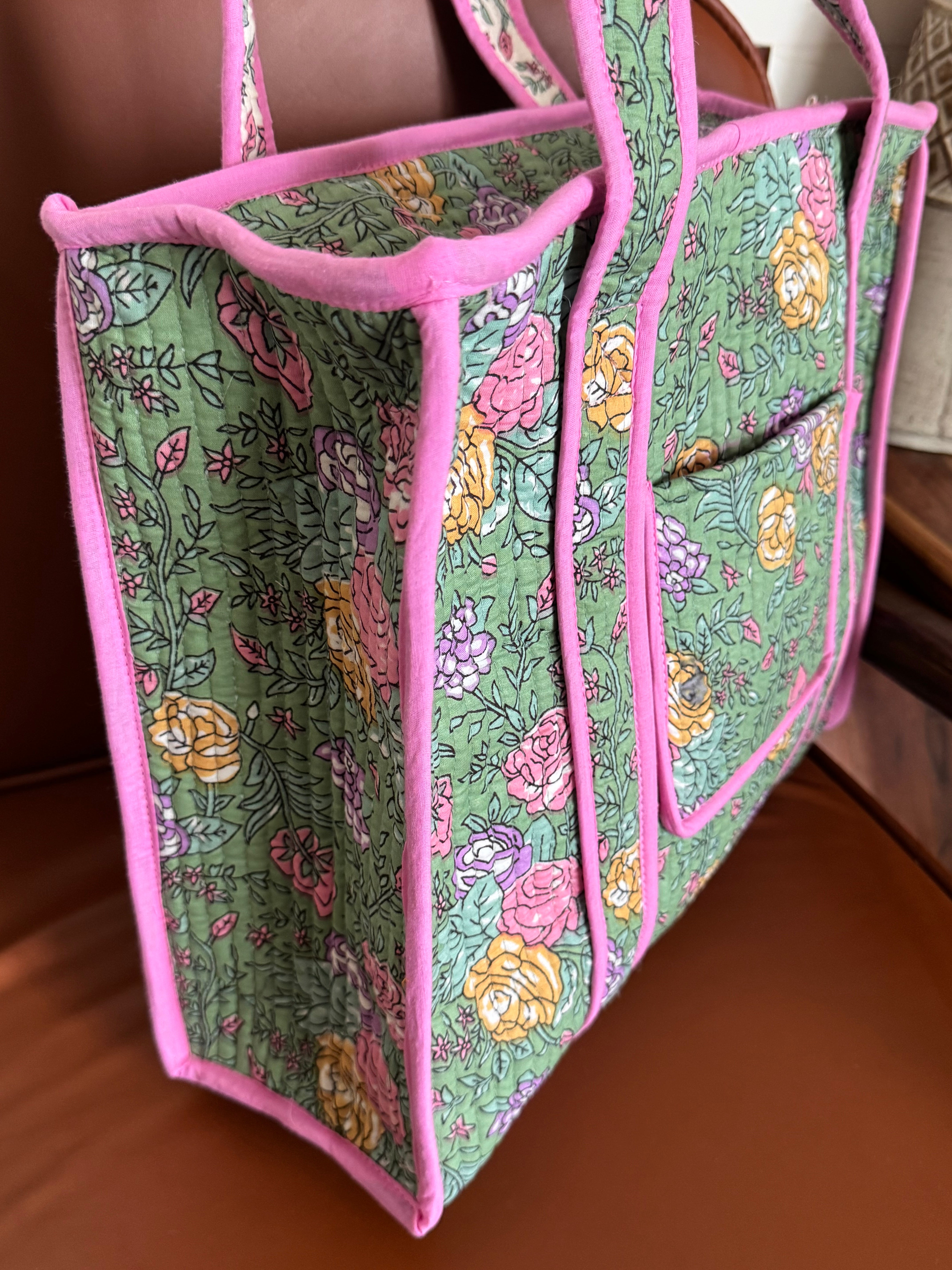 MEDIUM TOTE BAG WITH THREE POCKETS