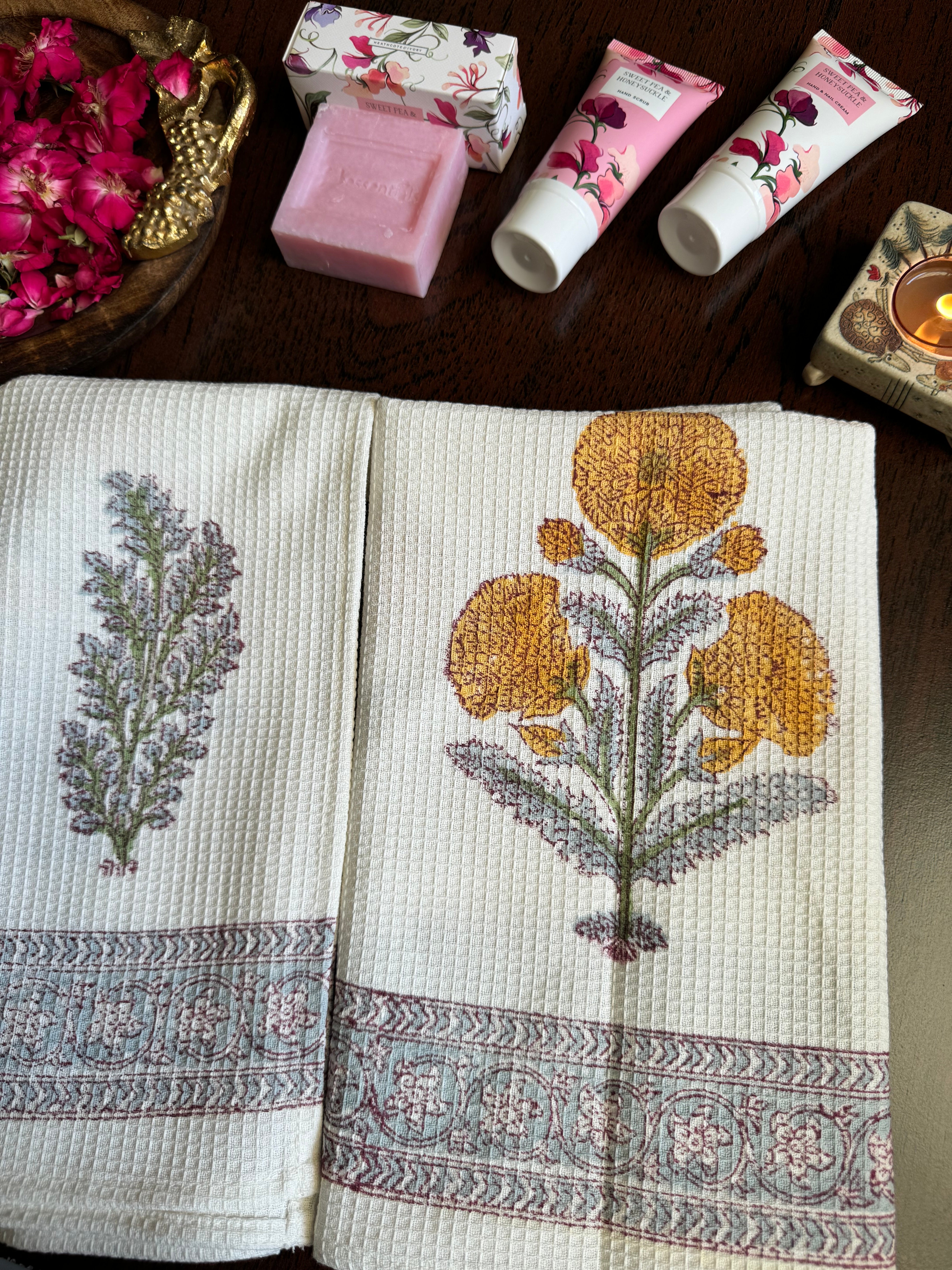 MARIGOLD HAND BLOCK PRINTED BODY & HAND TOWEL SET