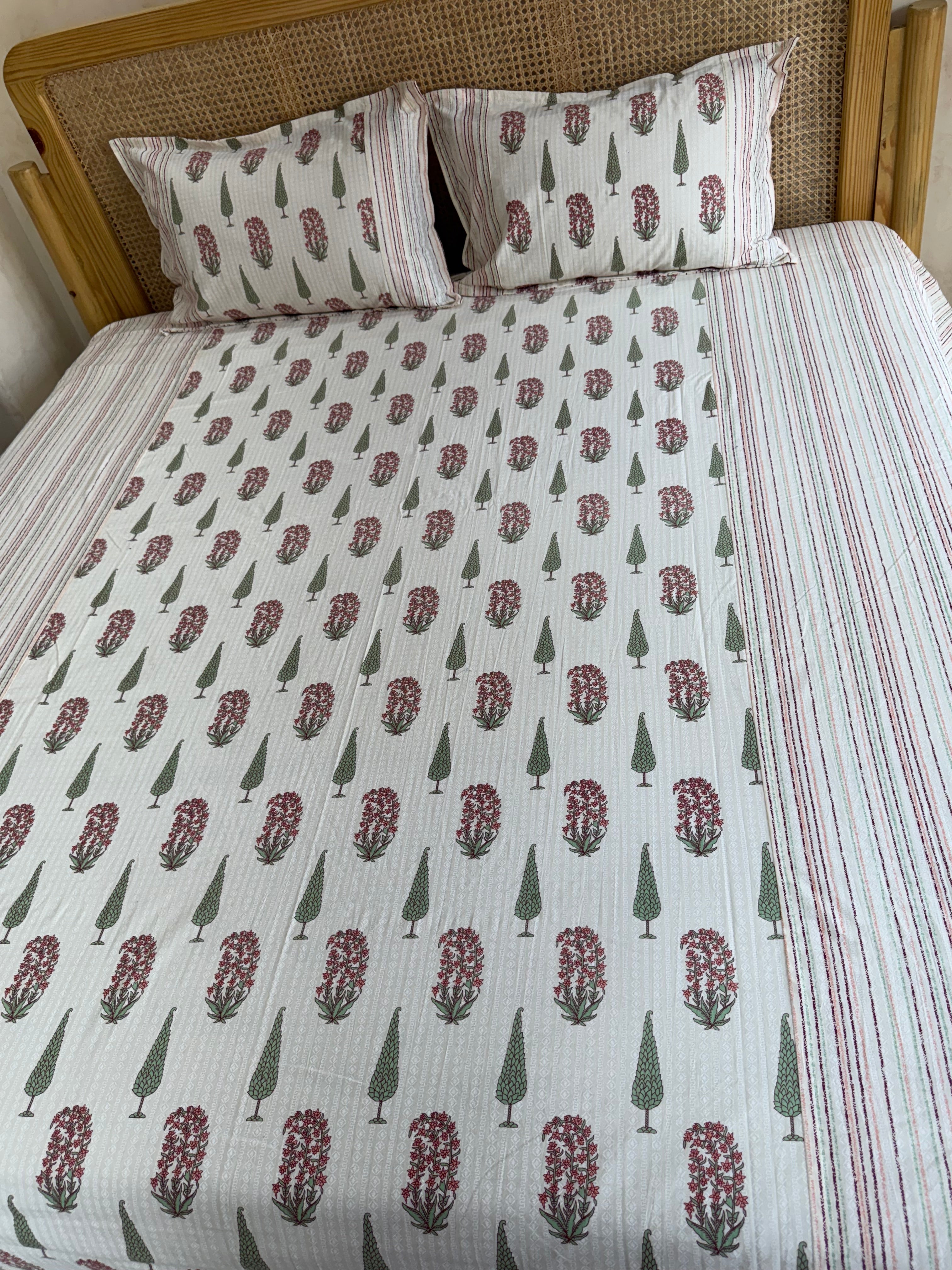 KANAK BEDSHEET WITH TWO PILLOW CASES