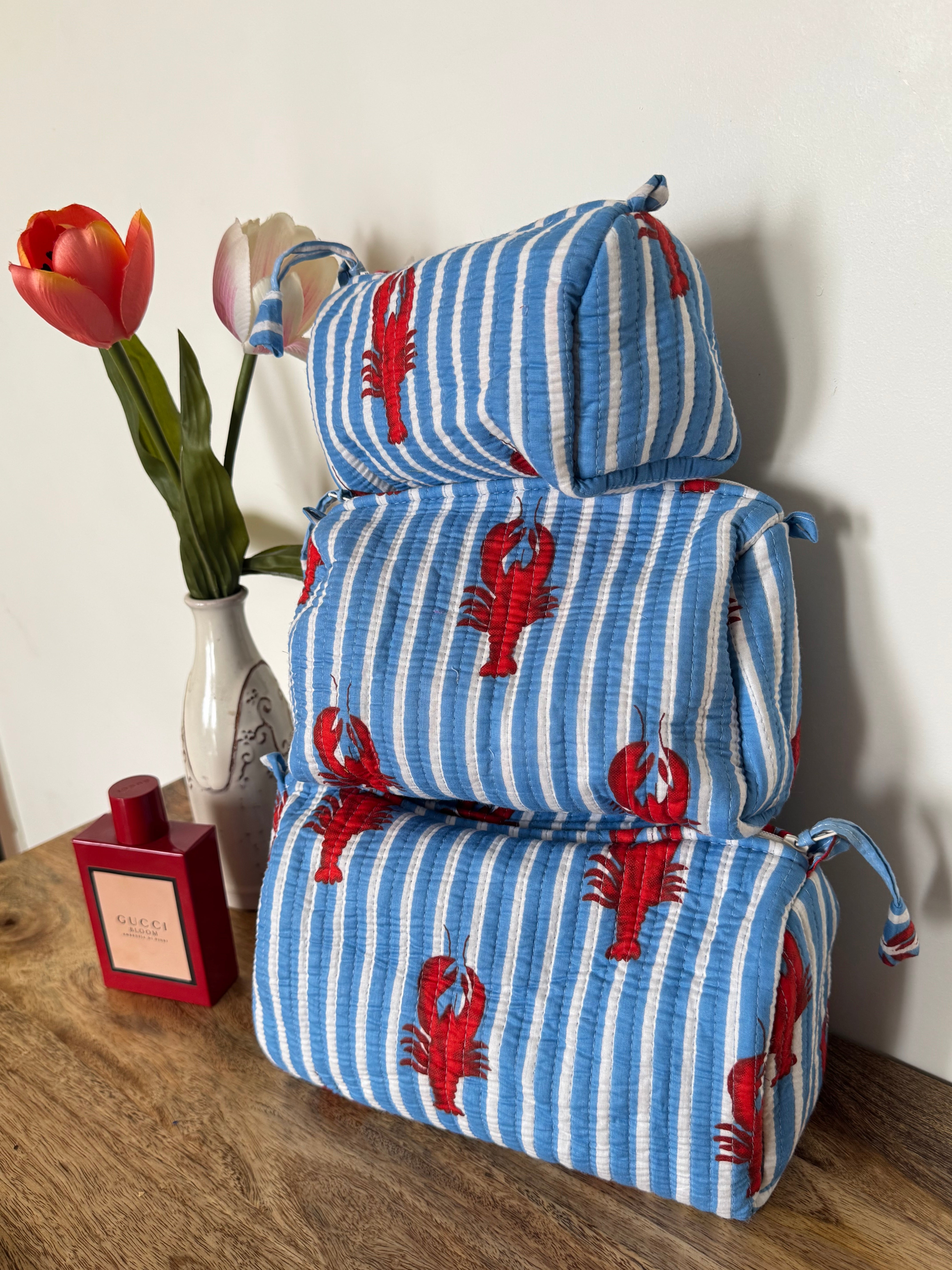 SET OF THREE MULTI PURPOSE TOILETRY BAGS