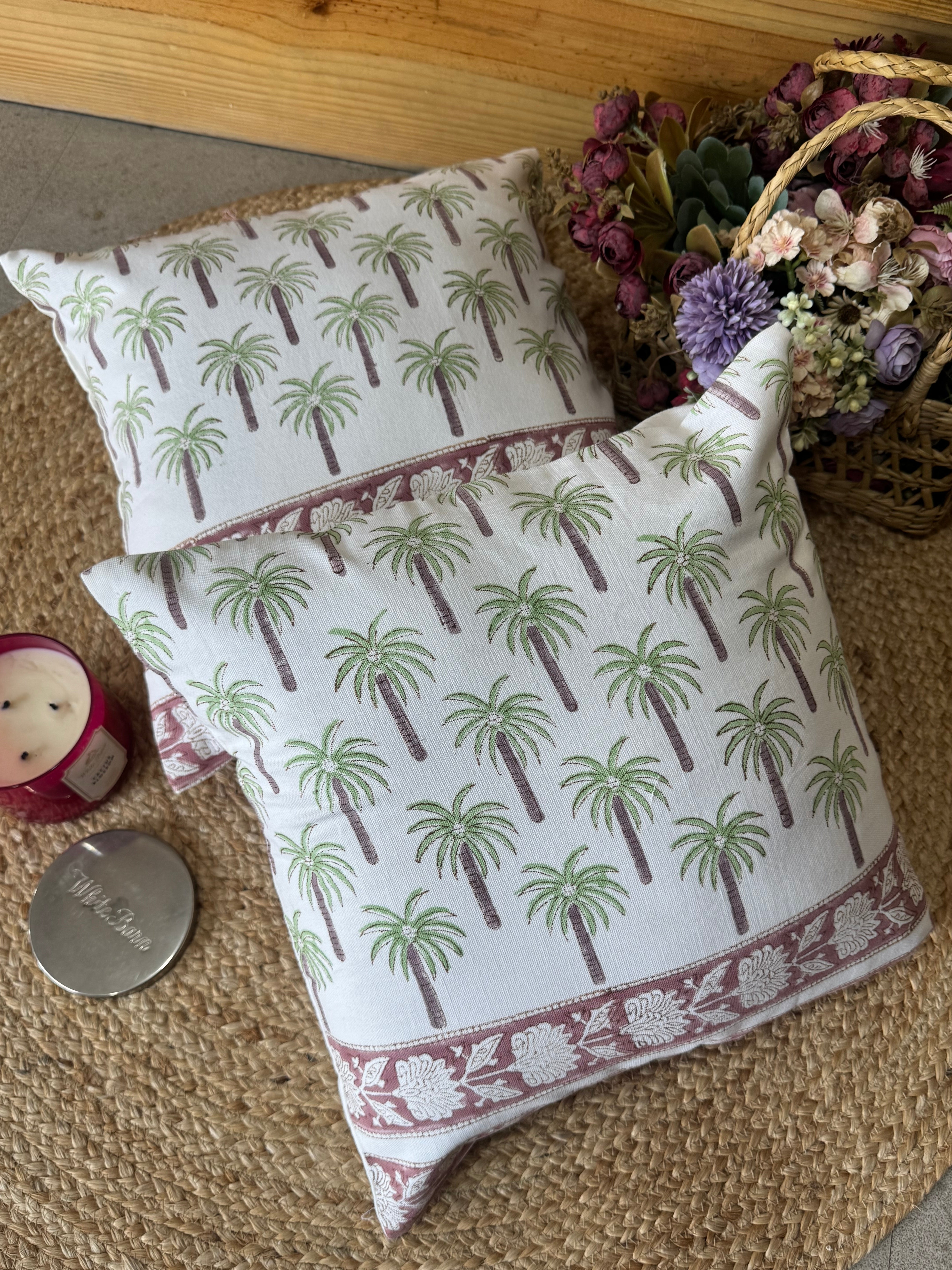 A PAIR OF HANDBLOCK PRINTED 16*16 INCHES CUSHION COVER