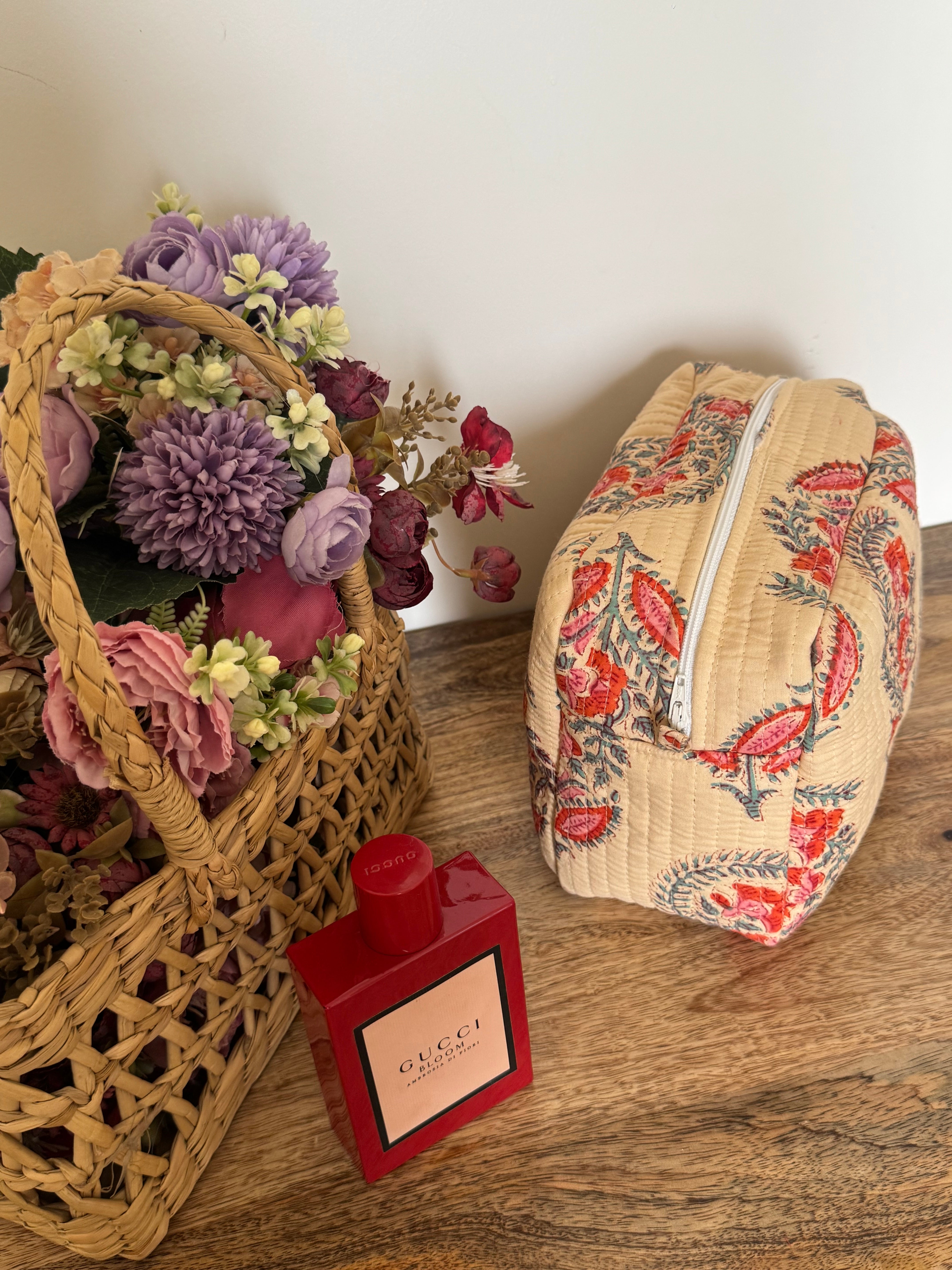 MULTI PURPOSE TOILETRY BAG
