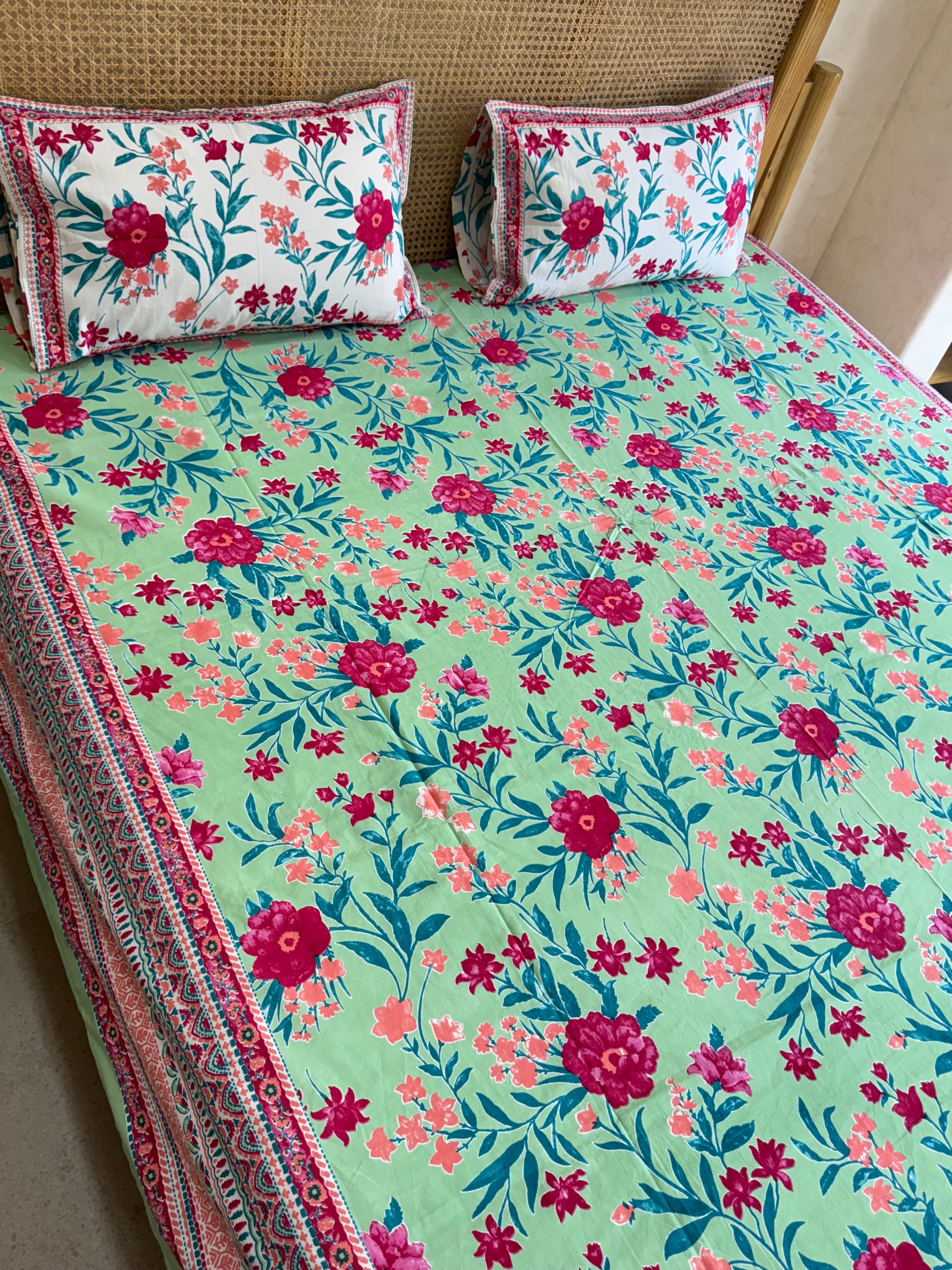 RIWAYAAT BEDSHEET WITH TWO REVERSIBLE PILLOW COVERS