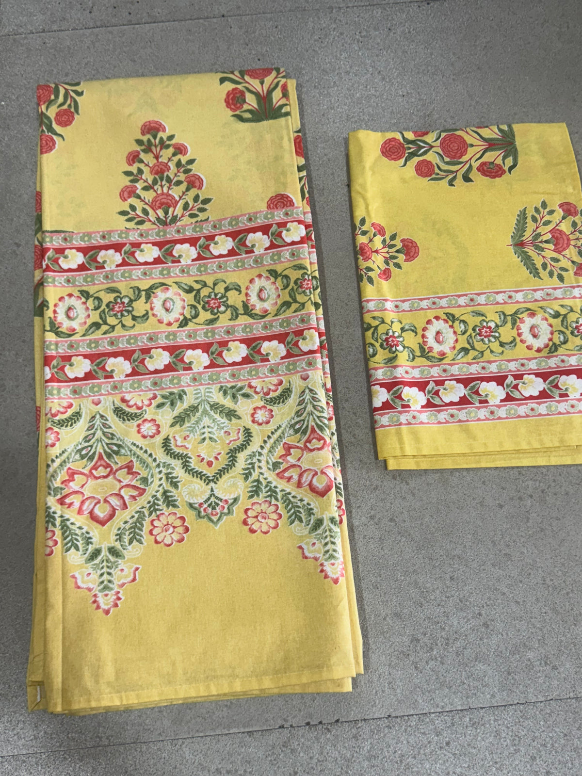 SHALIMAR BEDSHEET WITH TWO REVERSIBLE PILLOW COVERS