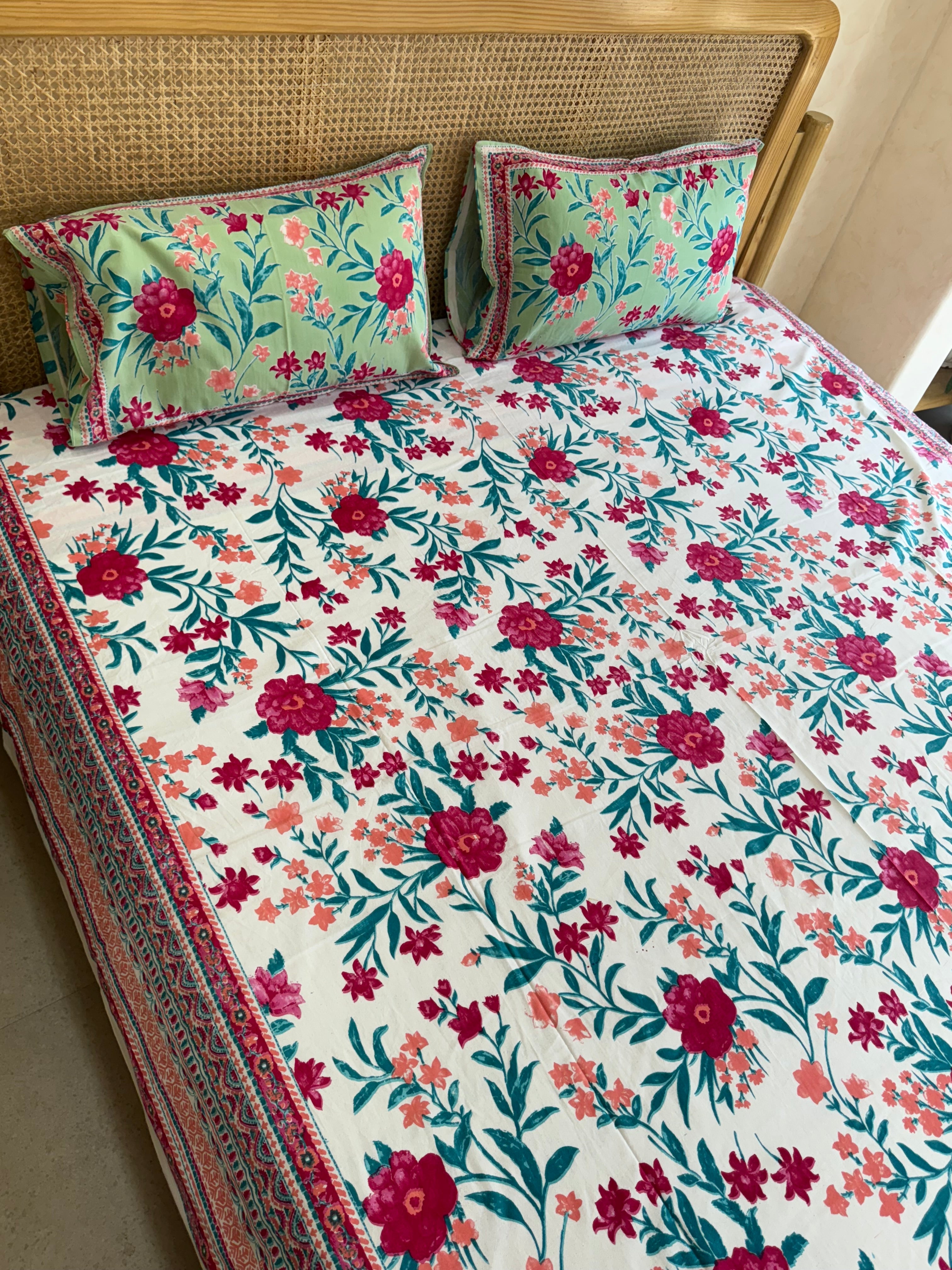 RIWAYAAT BEDSHEET WITH TWO REVERSIBLE PILLOW COVERS