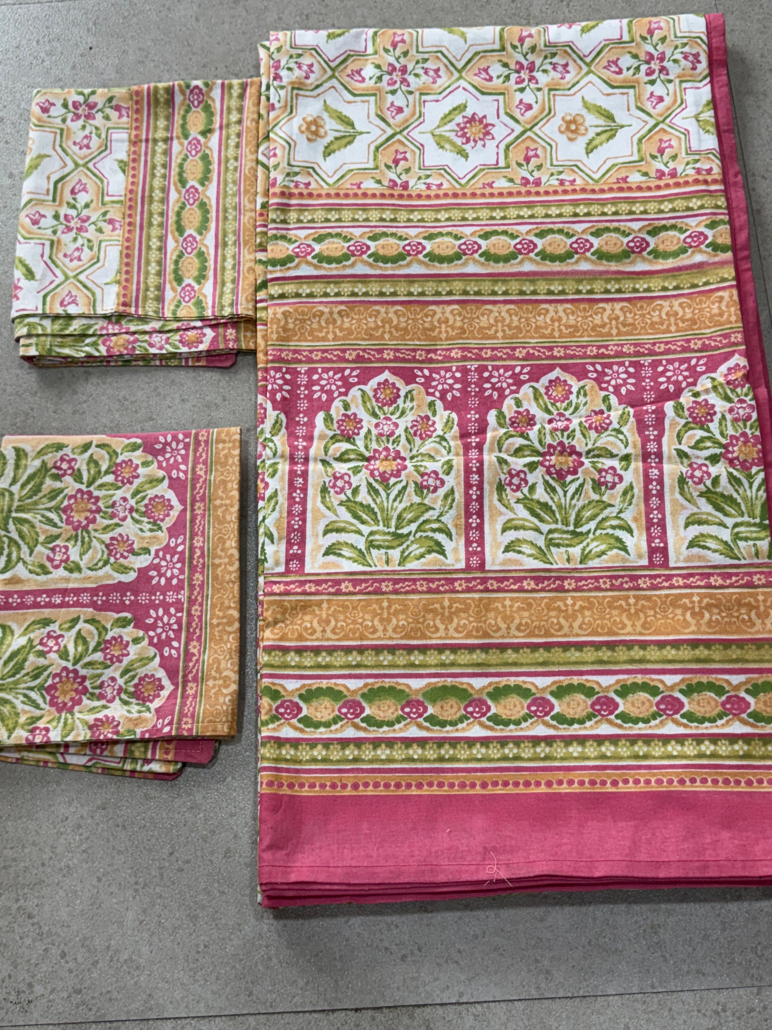 SUPER KING SHALIMAR BEDSHEET WITH TWO REVERSIBLE PILLOW COVERS