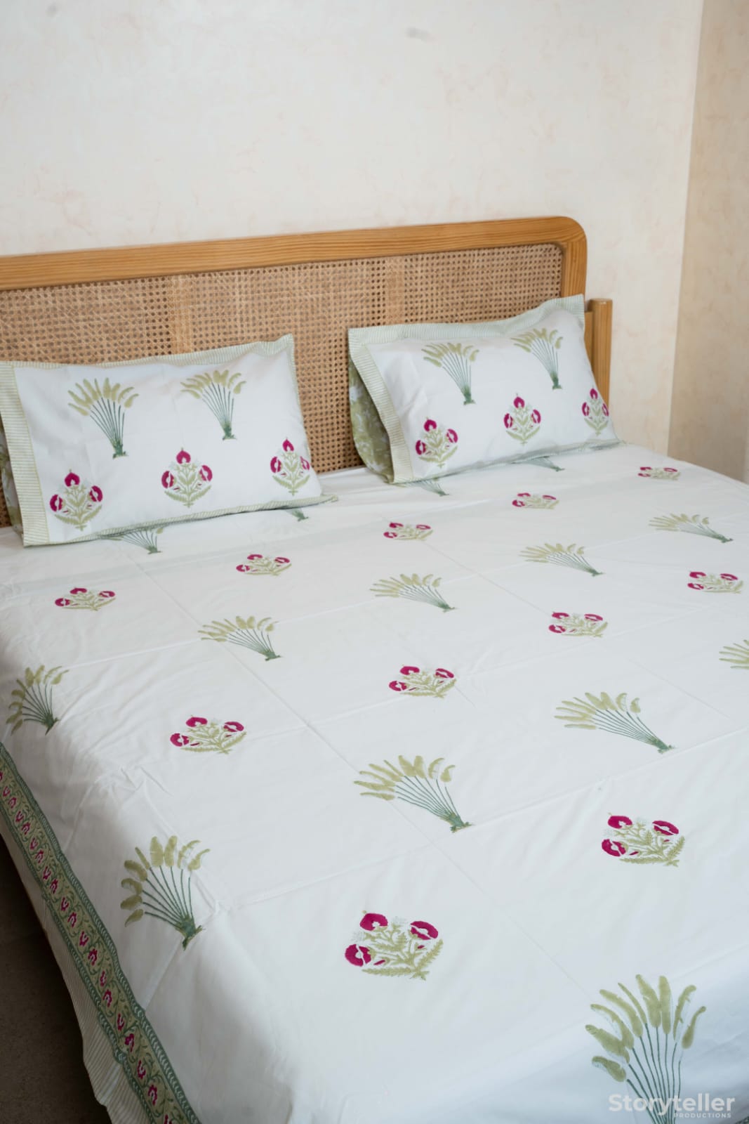 PARIZA HAND BLOCK PRINTED BEDSHEET WITH TWO REVERSIBLE PILLOW COVERS