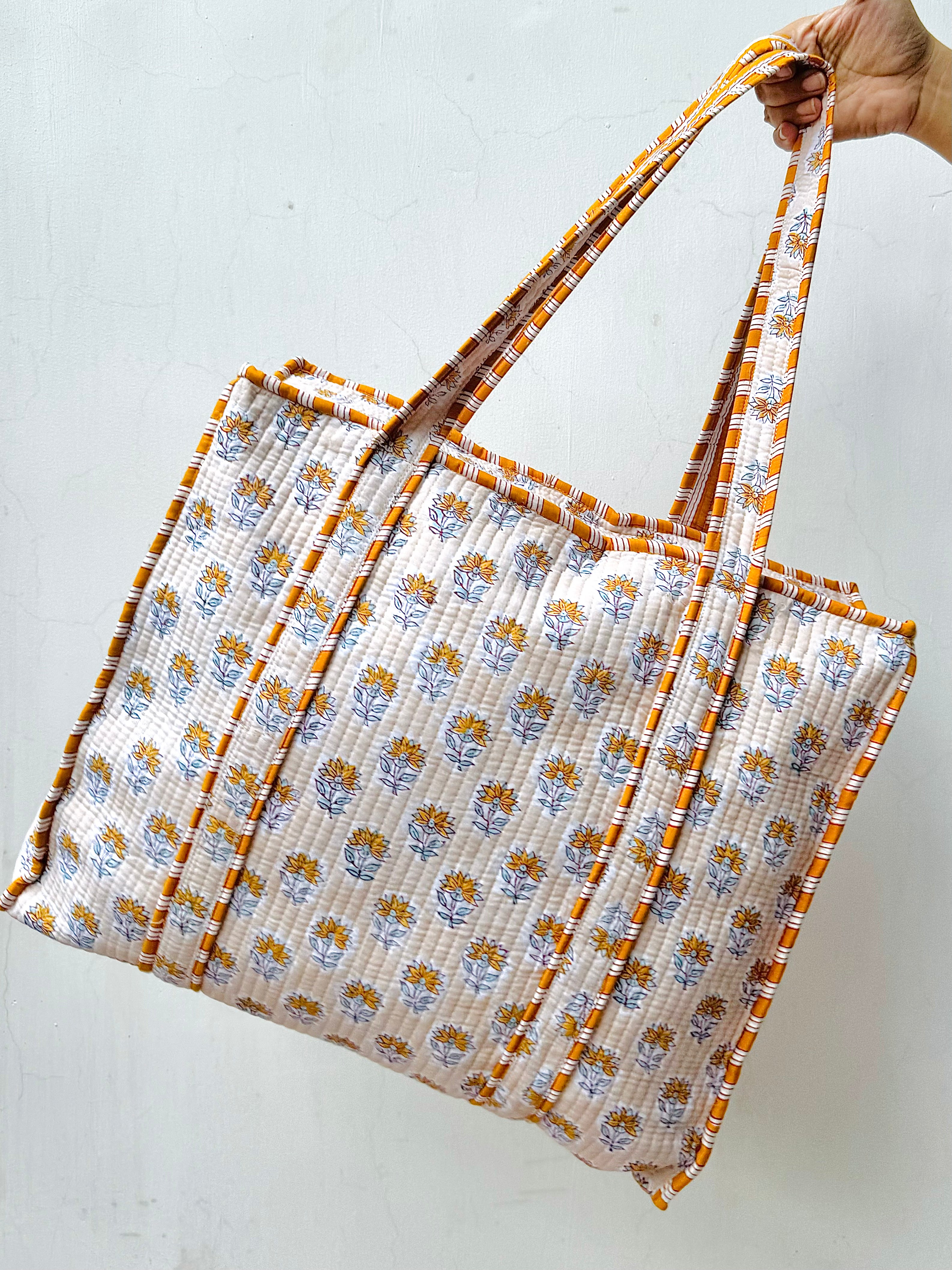 HAND BLOCK PRINTED TOTE BAG WITH ZIP