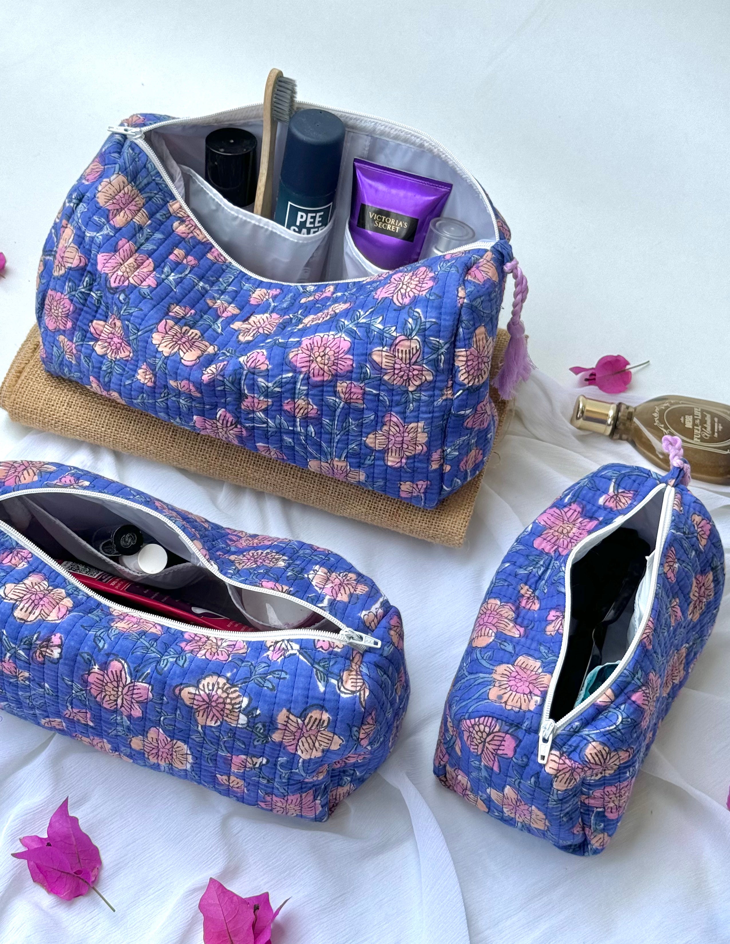 SET OF THREE MULTI PURPOSE TOILETRY BAGS