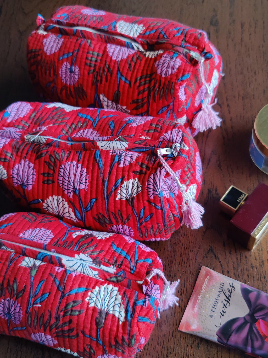 SET OF THREE MULTI PURPOSE TOILETRY BAGS