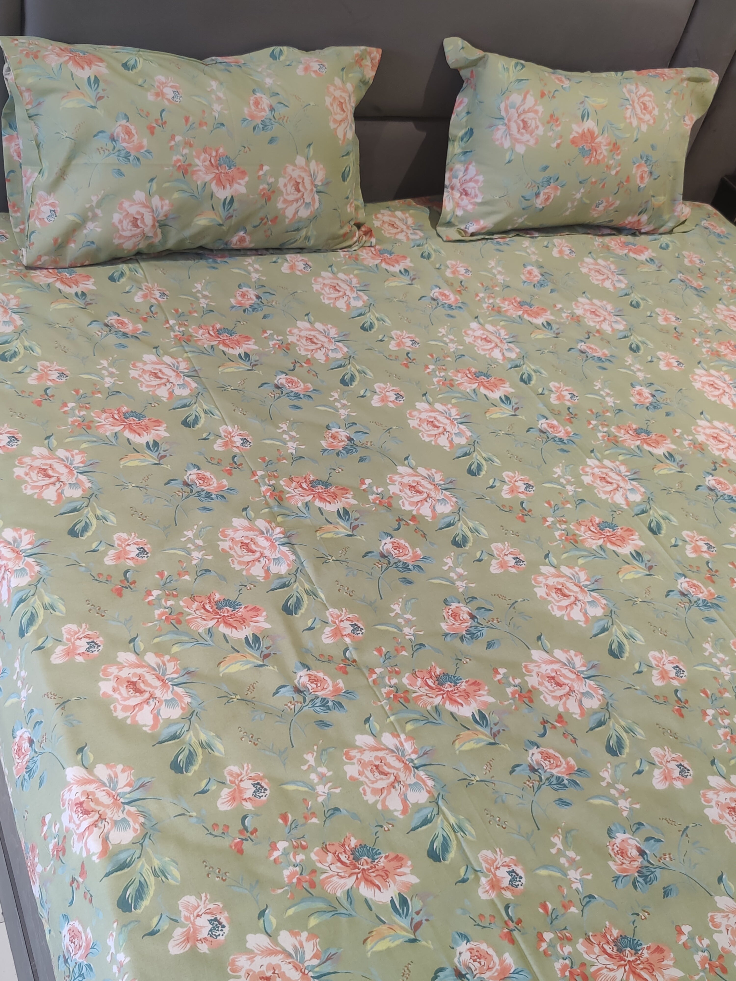 FLORAL SHALIMAR BEDSHEET WITH TWO REVERSIBLE PILLOW COVERS